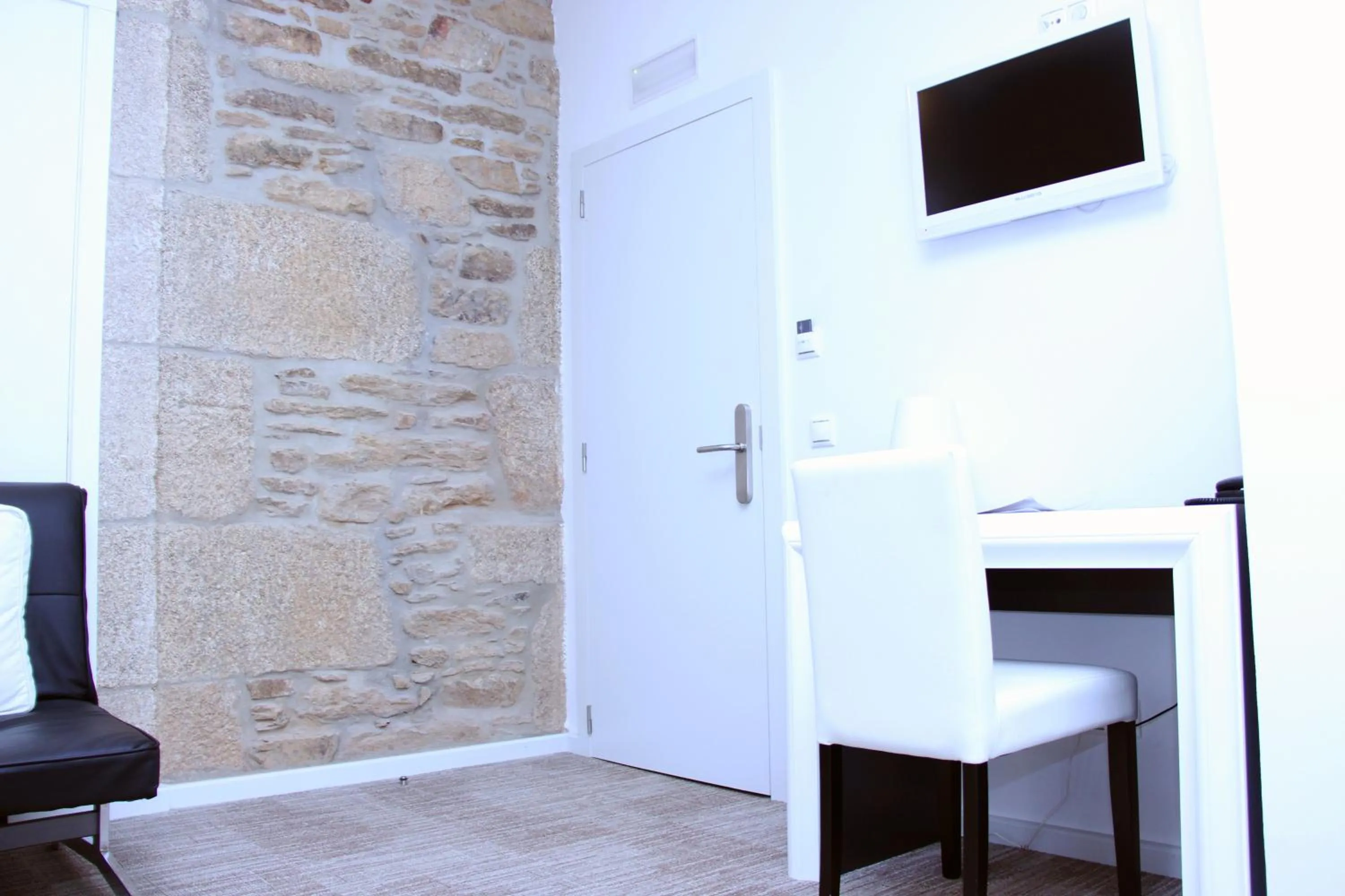 TV and multimedia in Hotel Montenegro Compostela