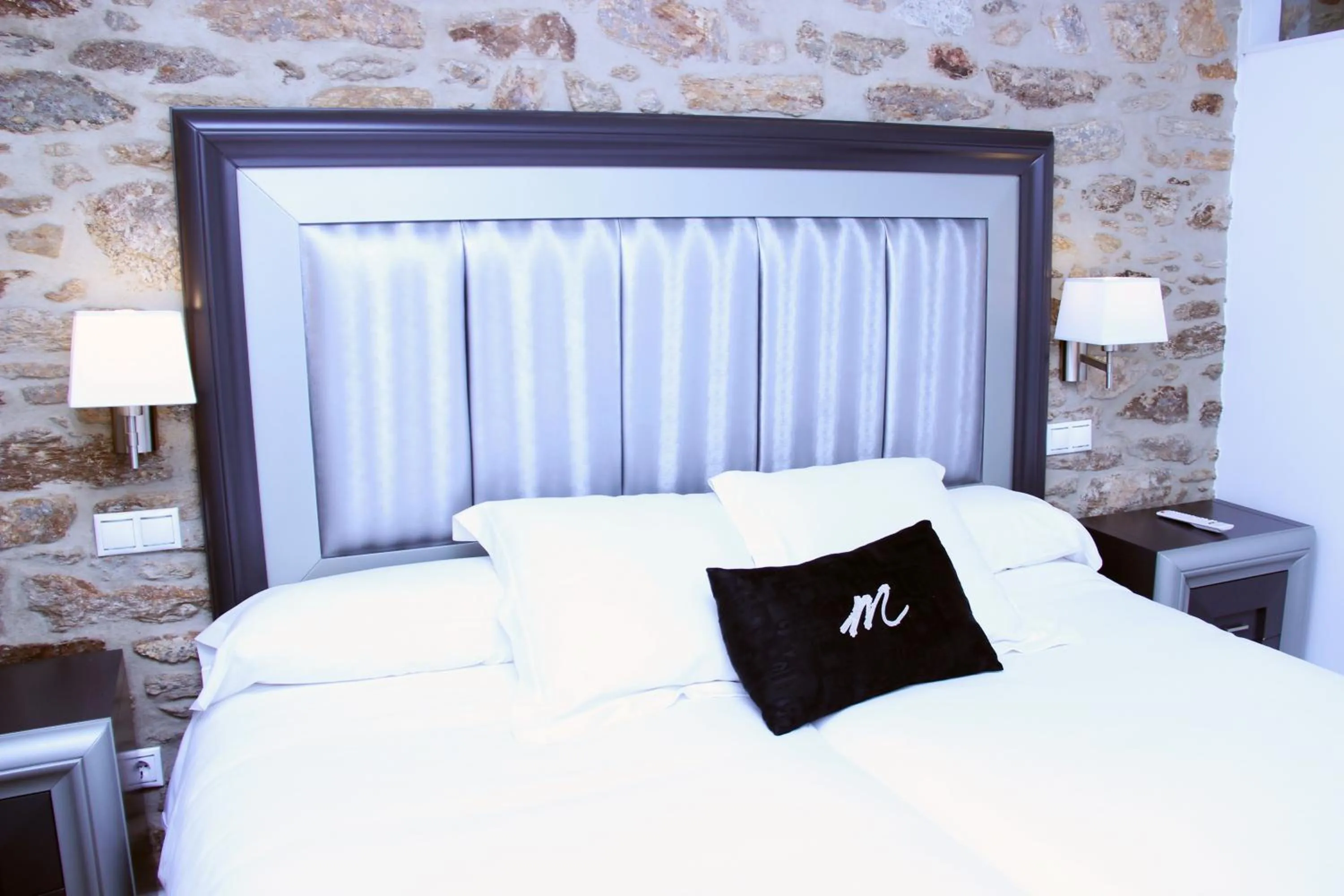Property building, Bed in Hotel Montenegro Compostela