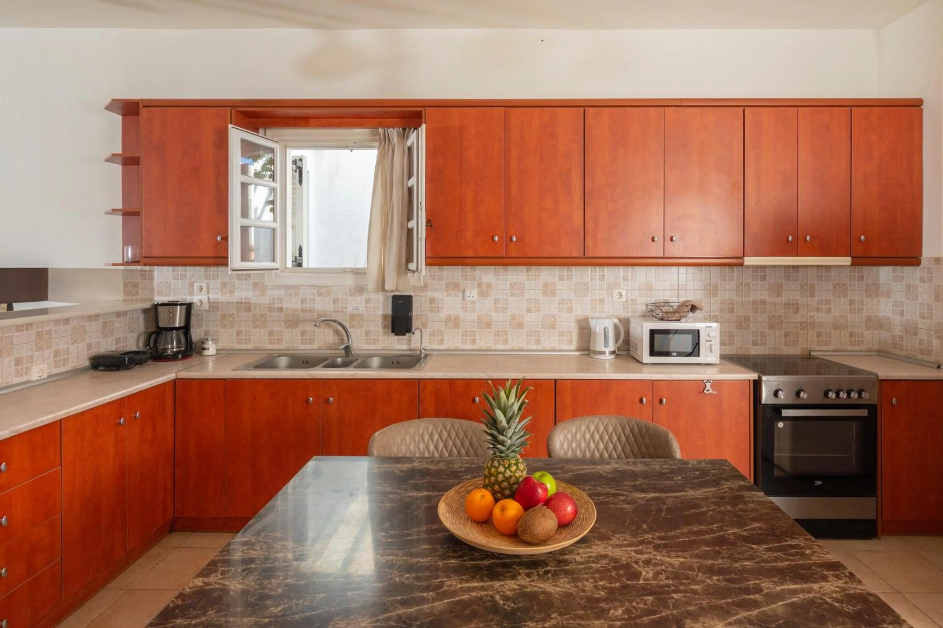 Kitchen or kitchenette in Loukas & Emma Eco Houses