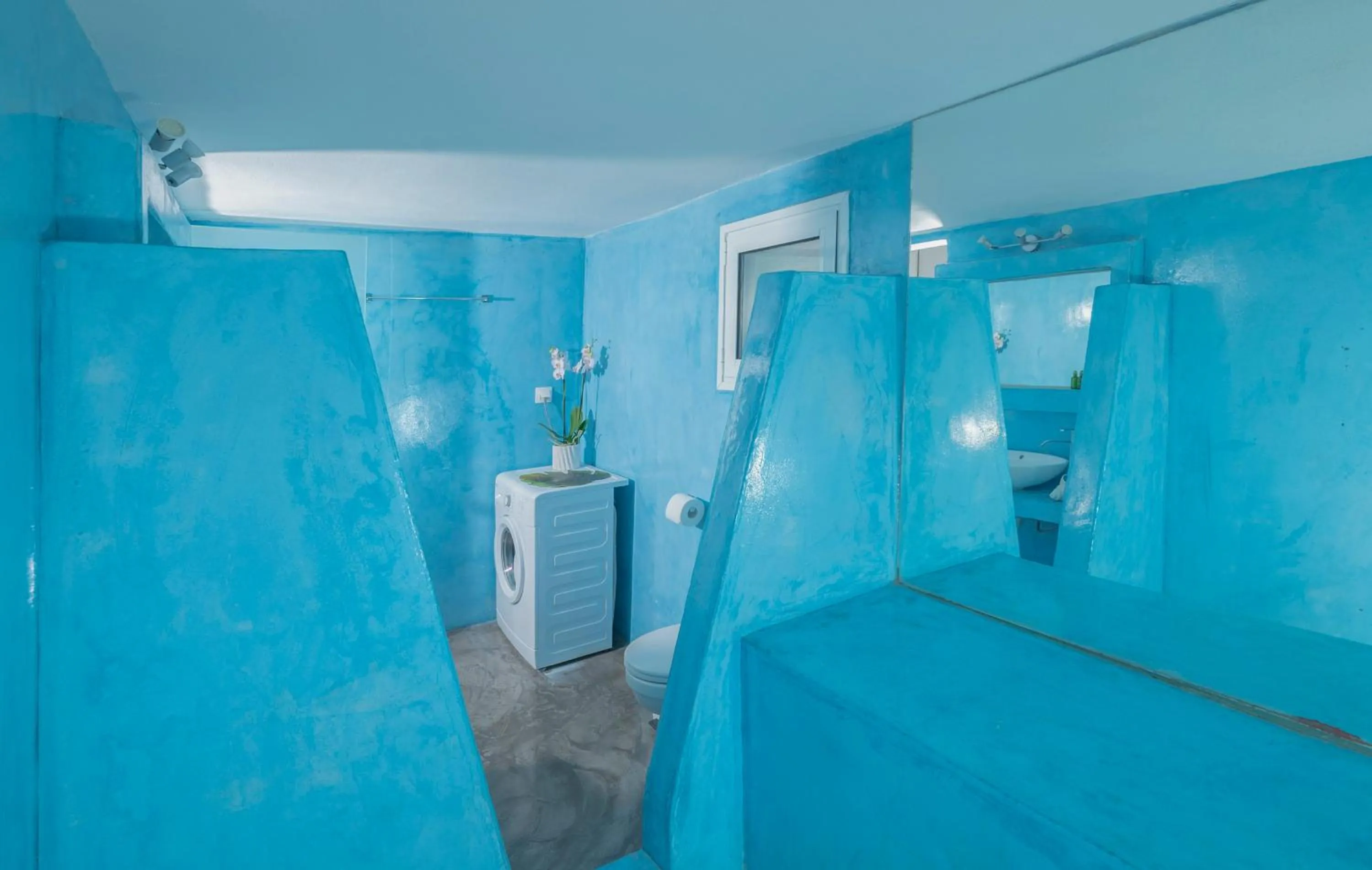 Shower in Loukas & Emma Eco Houses