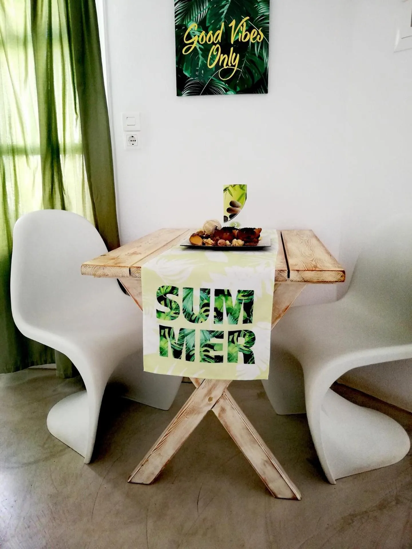Dining area in Loukas & Emma Eco Houses