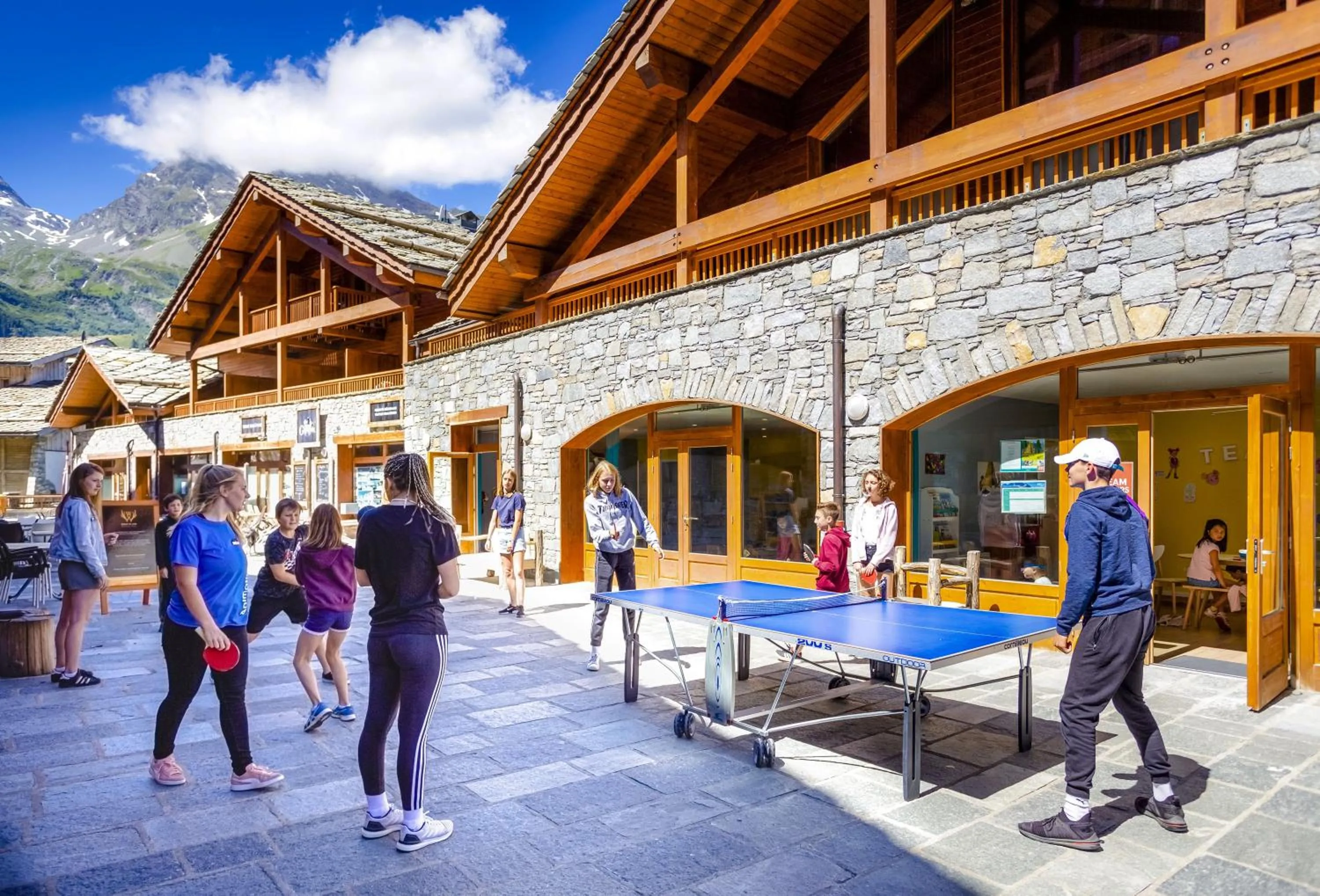 People in Résidence Club MMV L'Étoile des Cimes