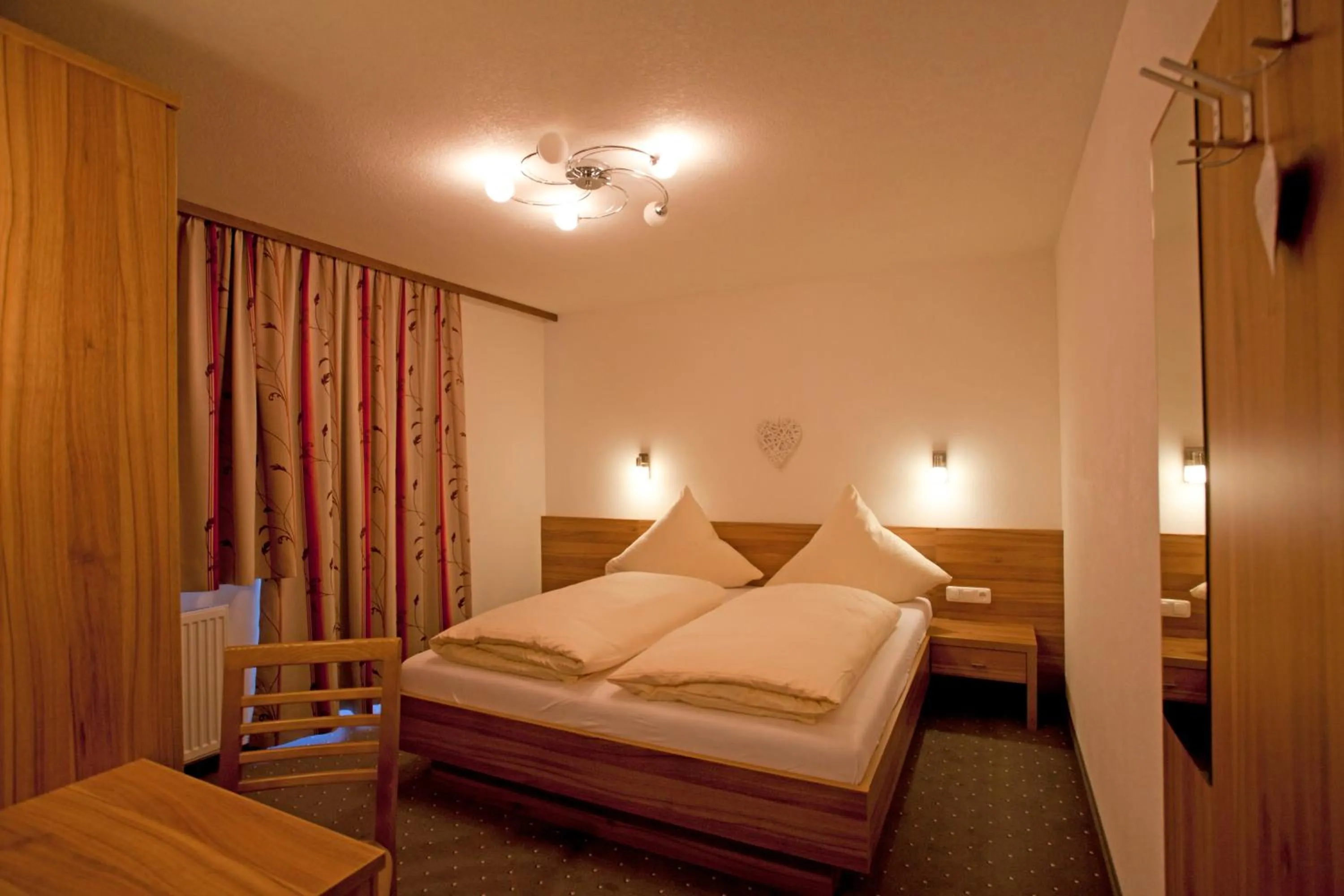 Standard Two-Bedroom Apartment in Alpenhof Wängle