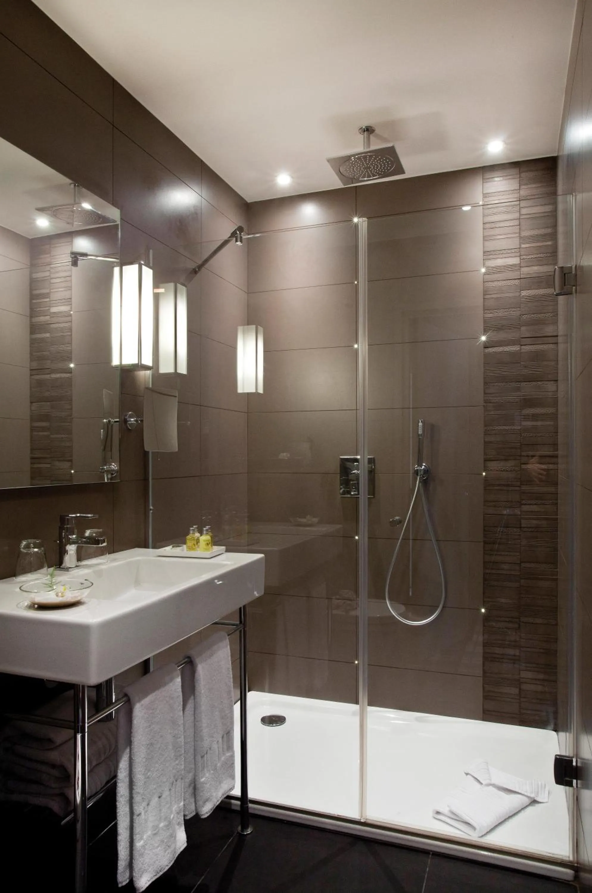 Bathroom in Le Grey Hotel