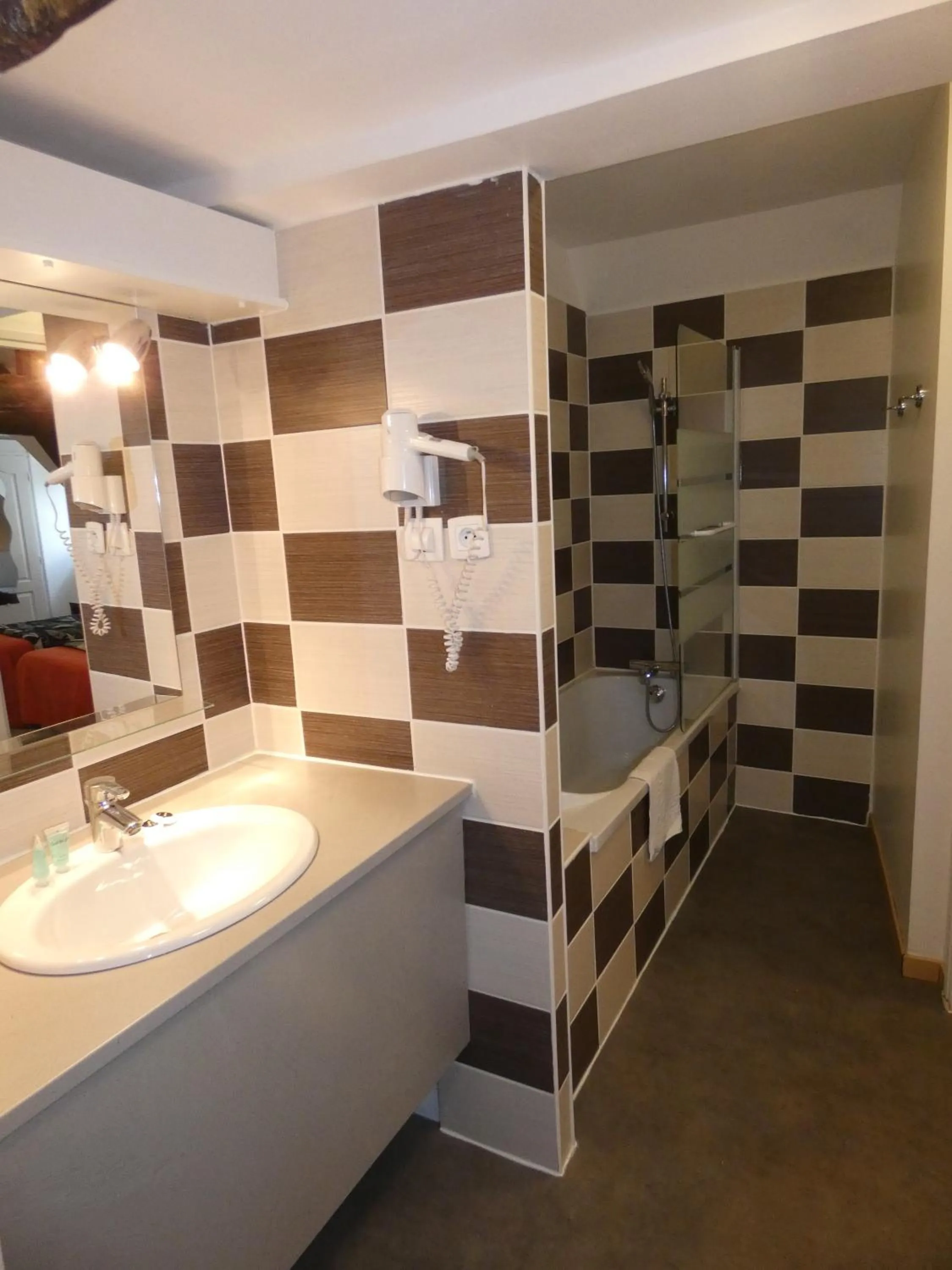 Photo of the whole room in Auberge du Gros Tilleul