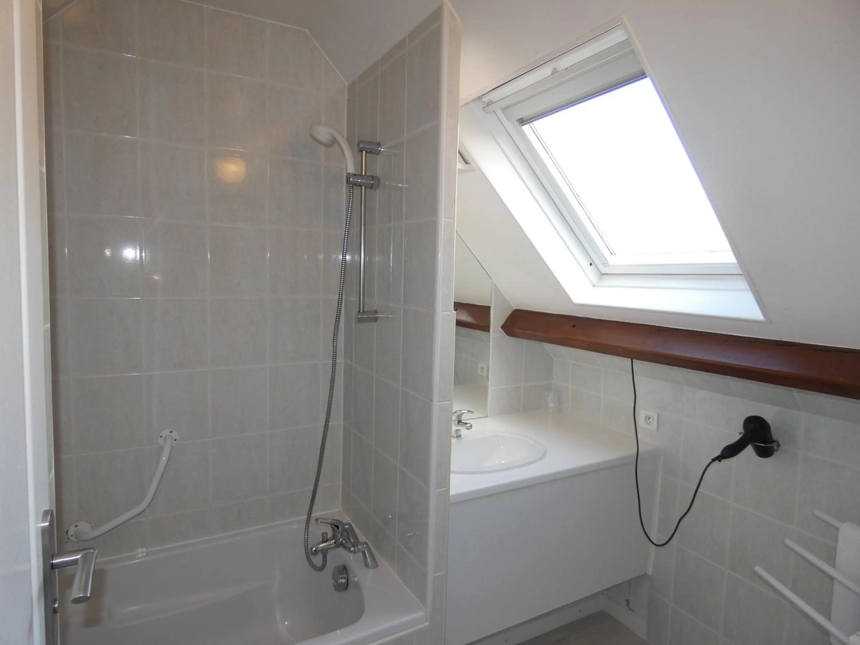 Photo of the whole room in Auberge du Gros Tilleul