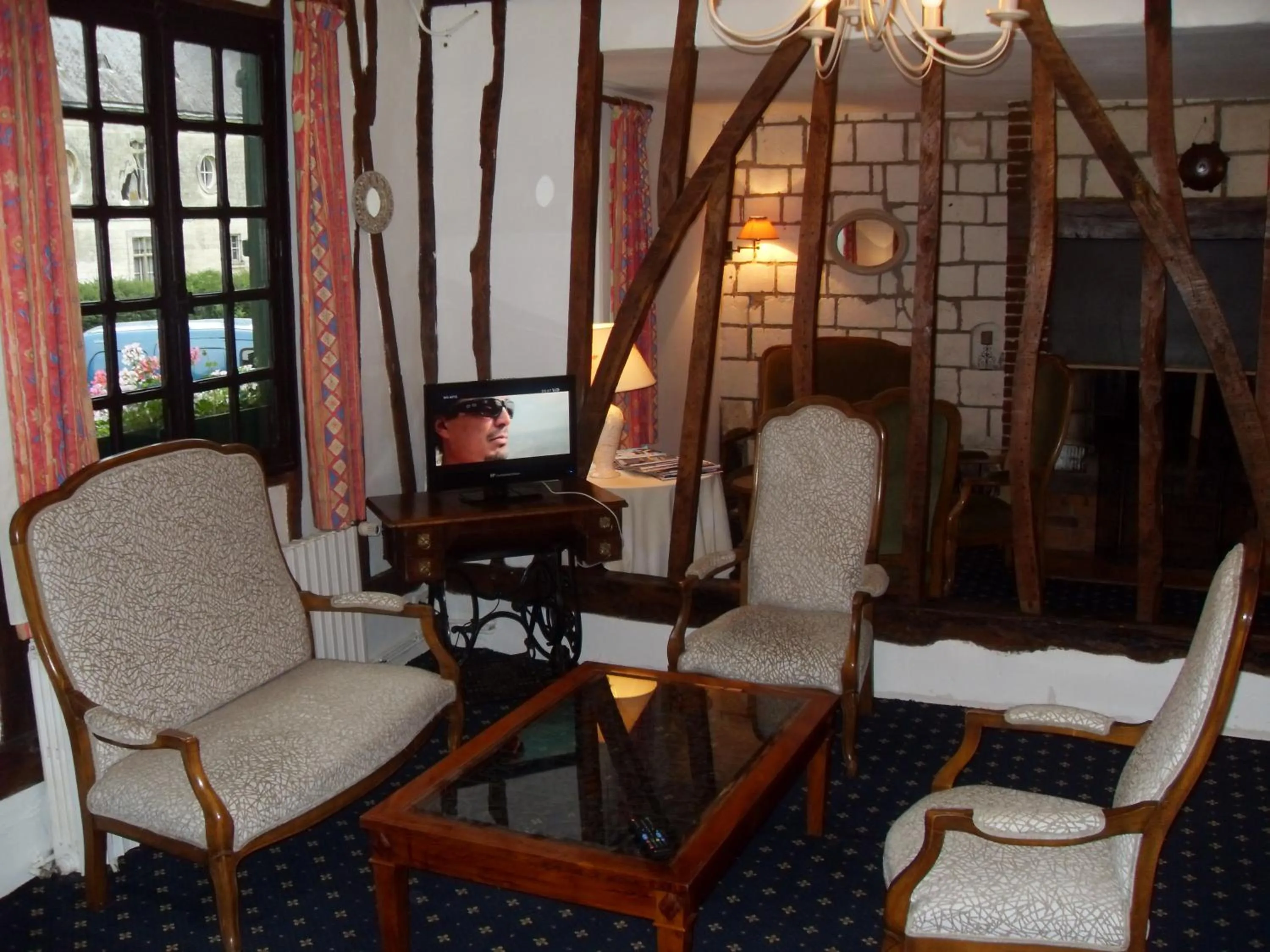 Seating area in Auberge du Gros Tilleul