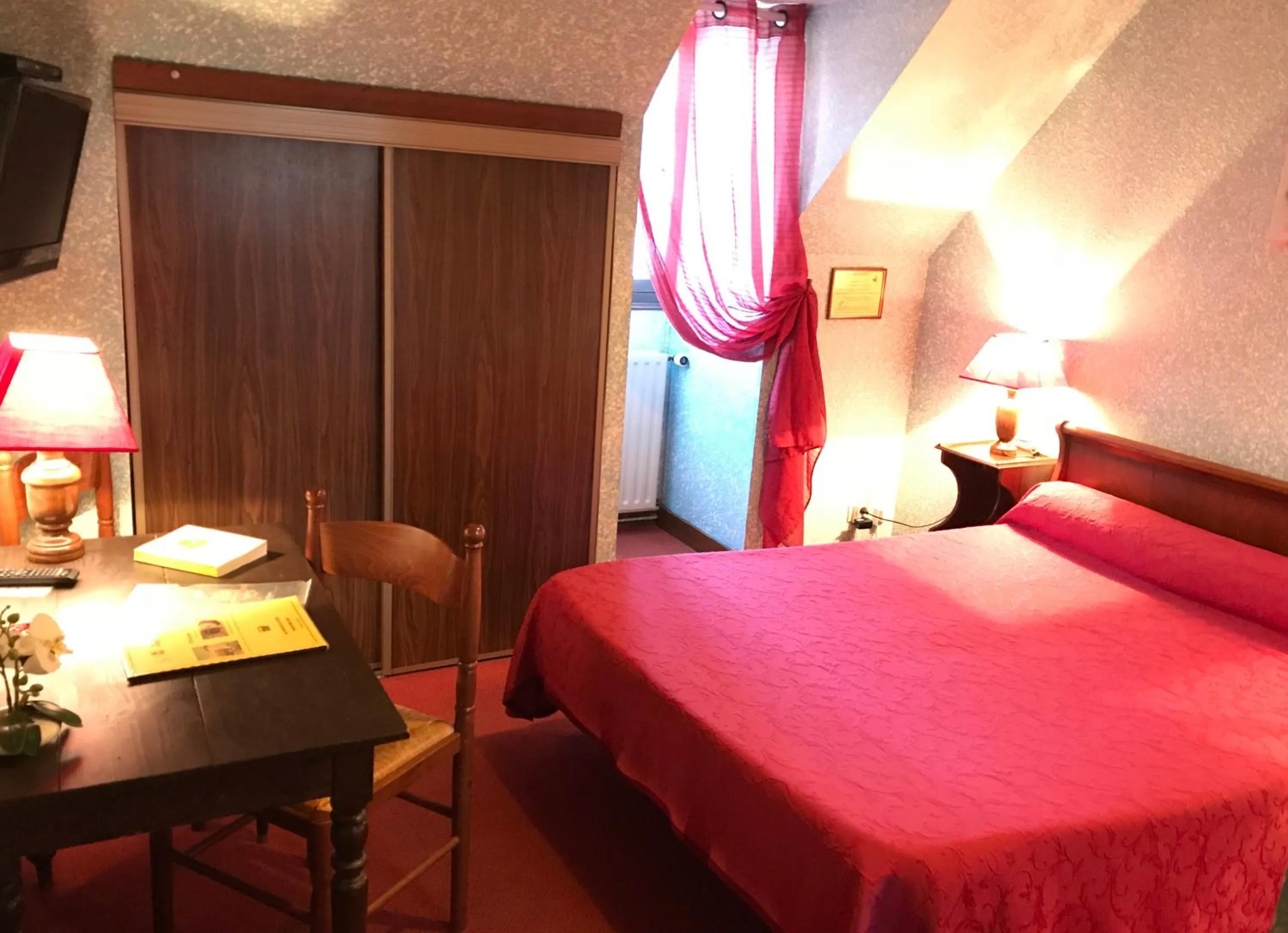 Shower in Manoir Henri IV