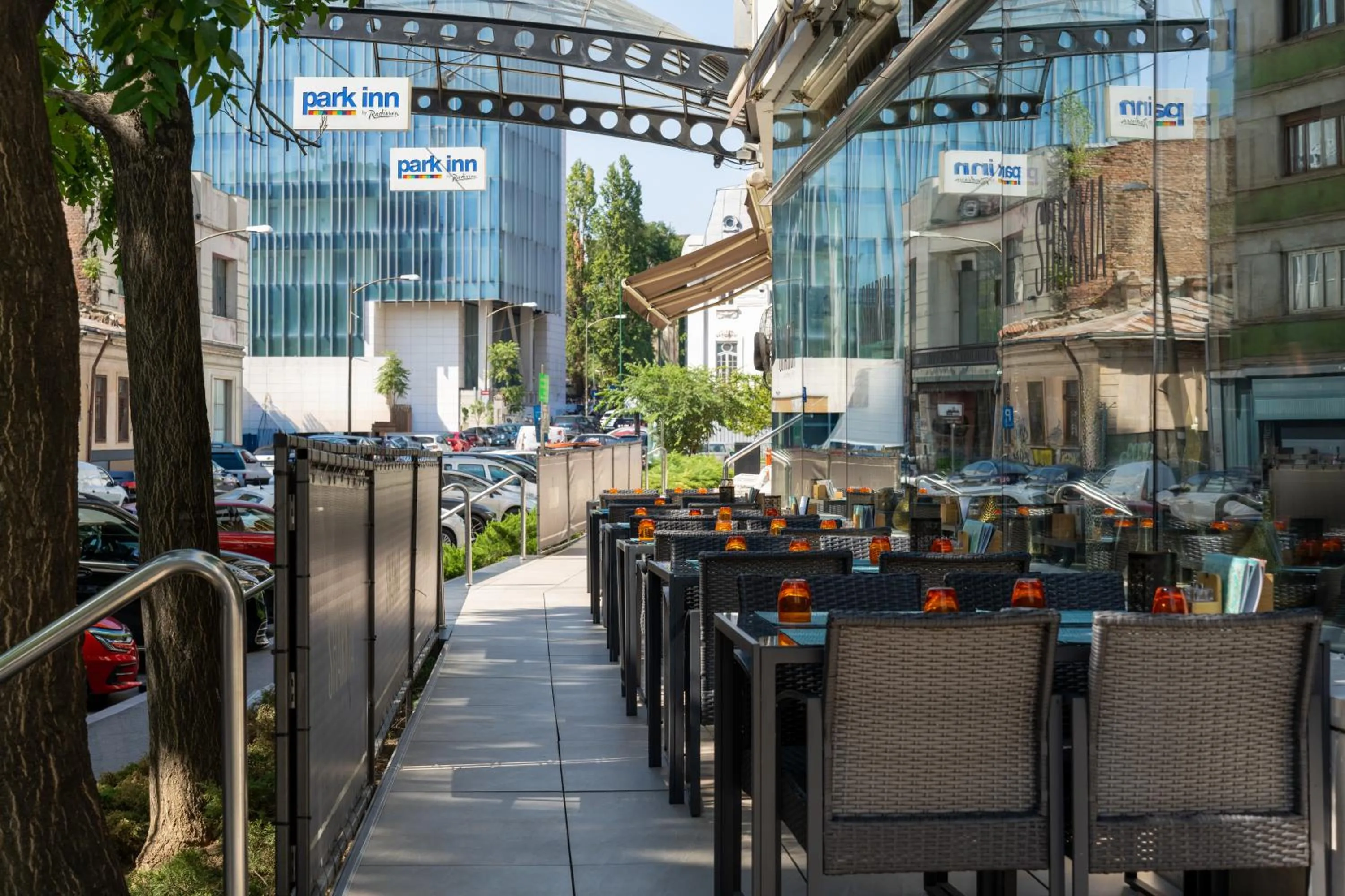 Patio in Park Inn by Radisson Bucharest Hotel & Residence