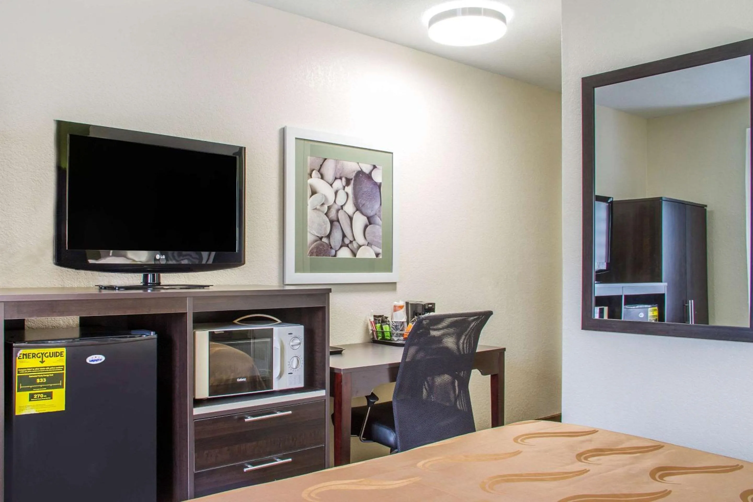 Photo of the whole room in Quality Inn & Suites Maggie Valley - Cherokee Area