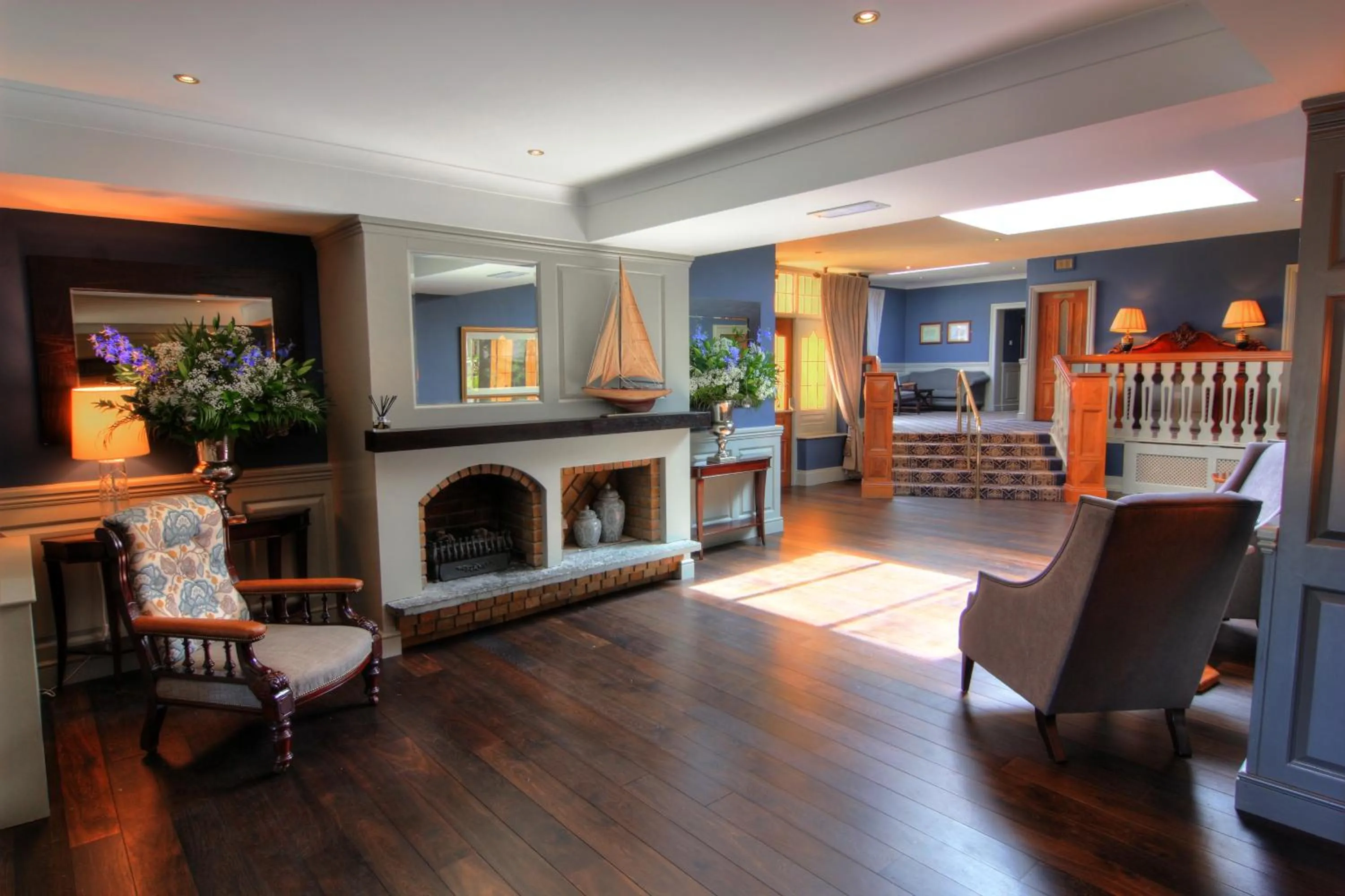 Decorative detail in Devon Inn Hotel