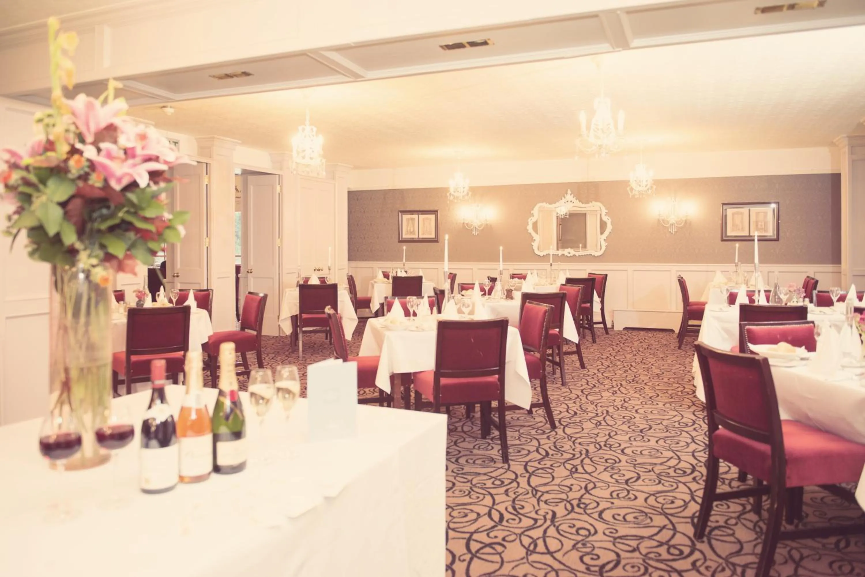 Restaurant/places to eat in Devon Inn Hotel