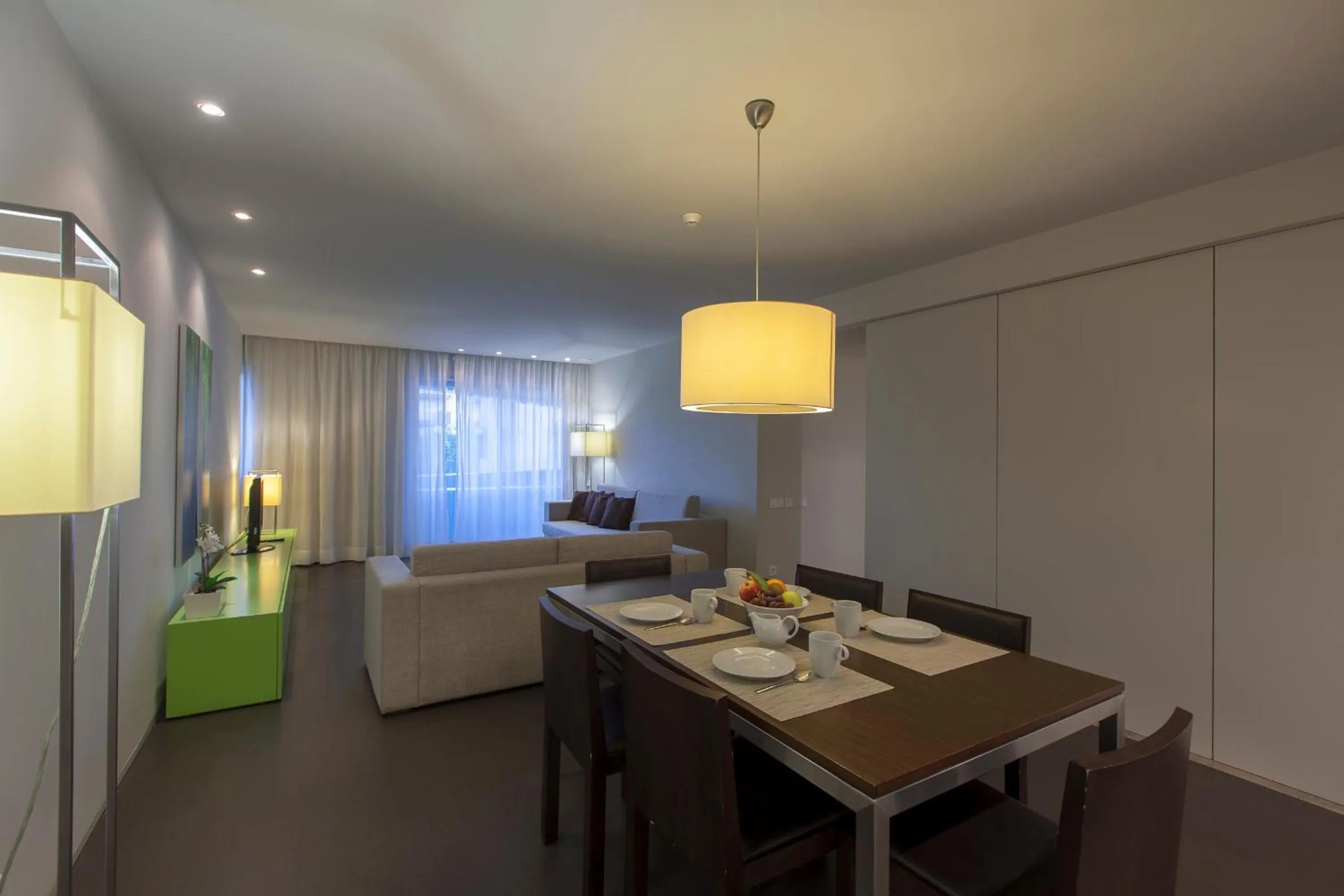 Living room in Aqualuz Troia Rio by The Editory