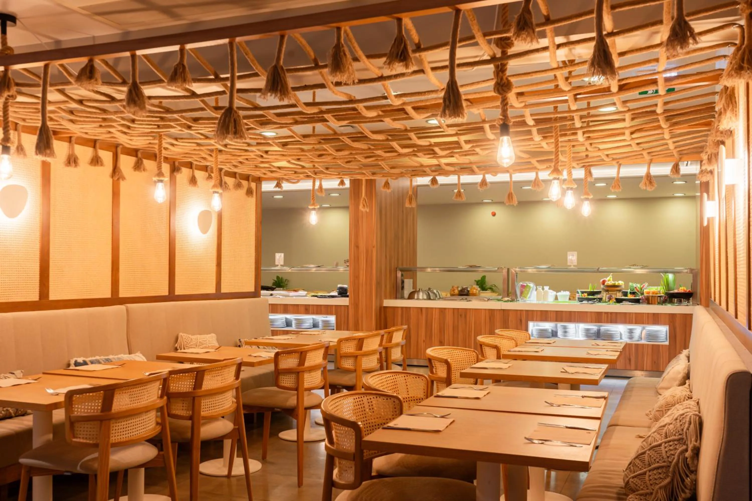 Restaurant/places to eat in Aqualuz Troia Rio by The Editory