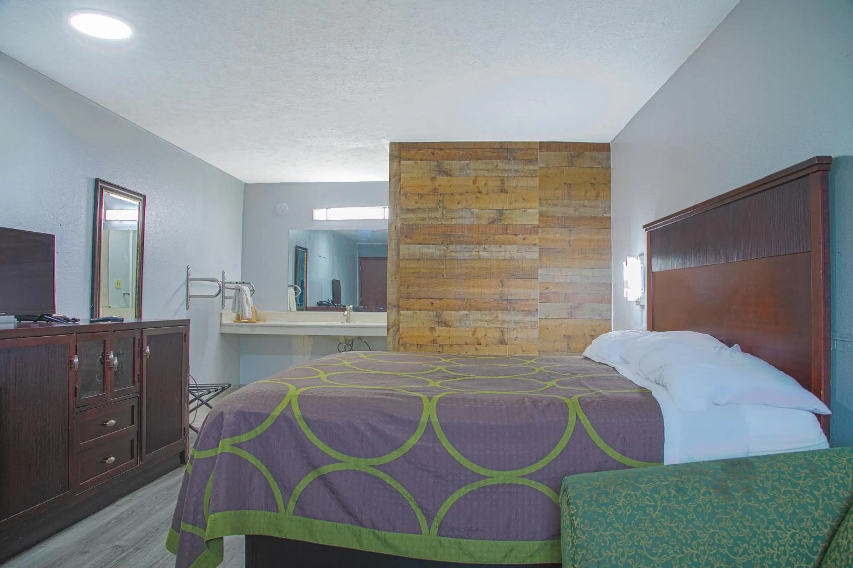 Bedroom, Bed in Masters Inn Augusta Washington Rd, I-20