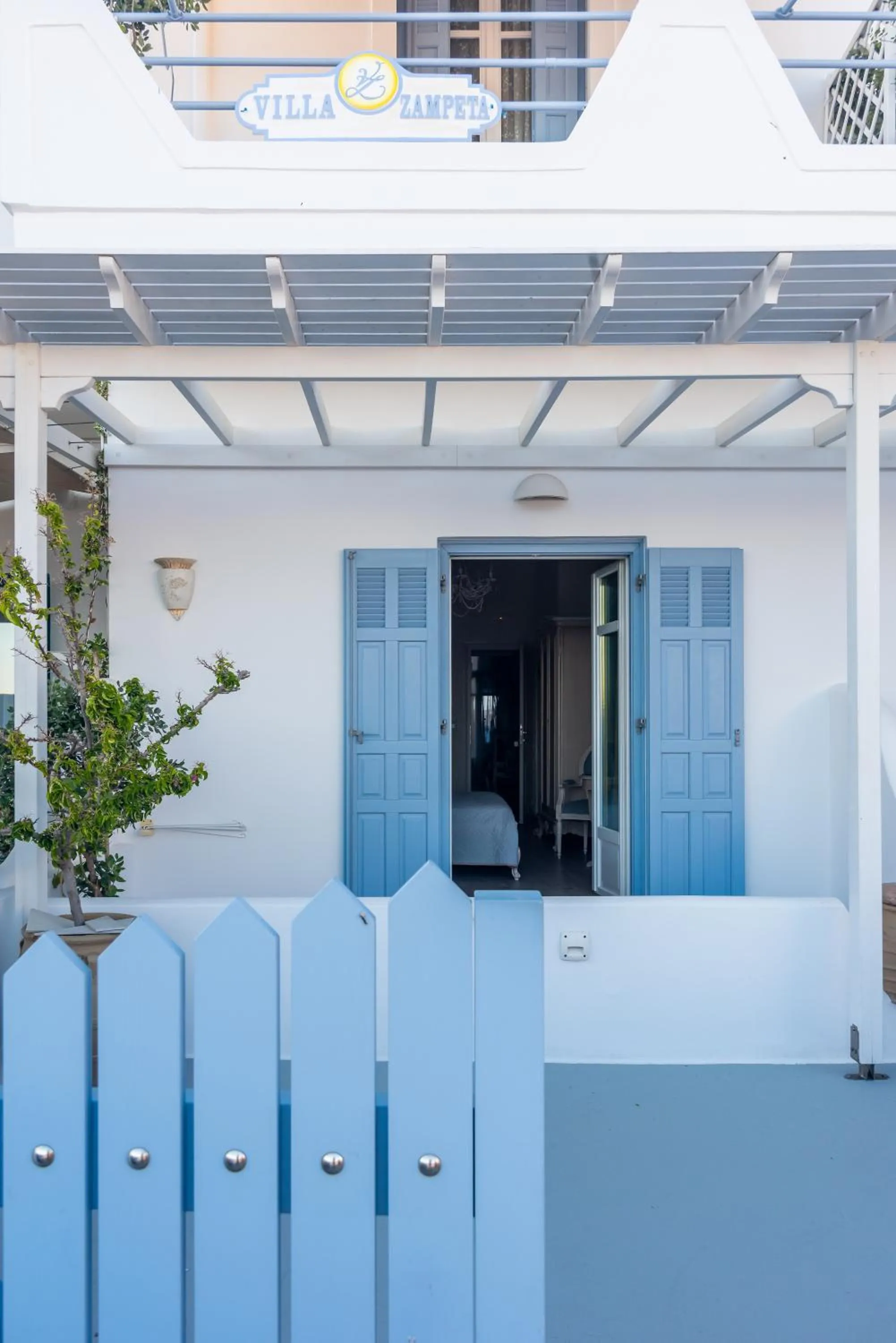 Facade/entrance in Villa Zampeta