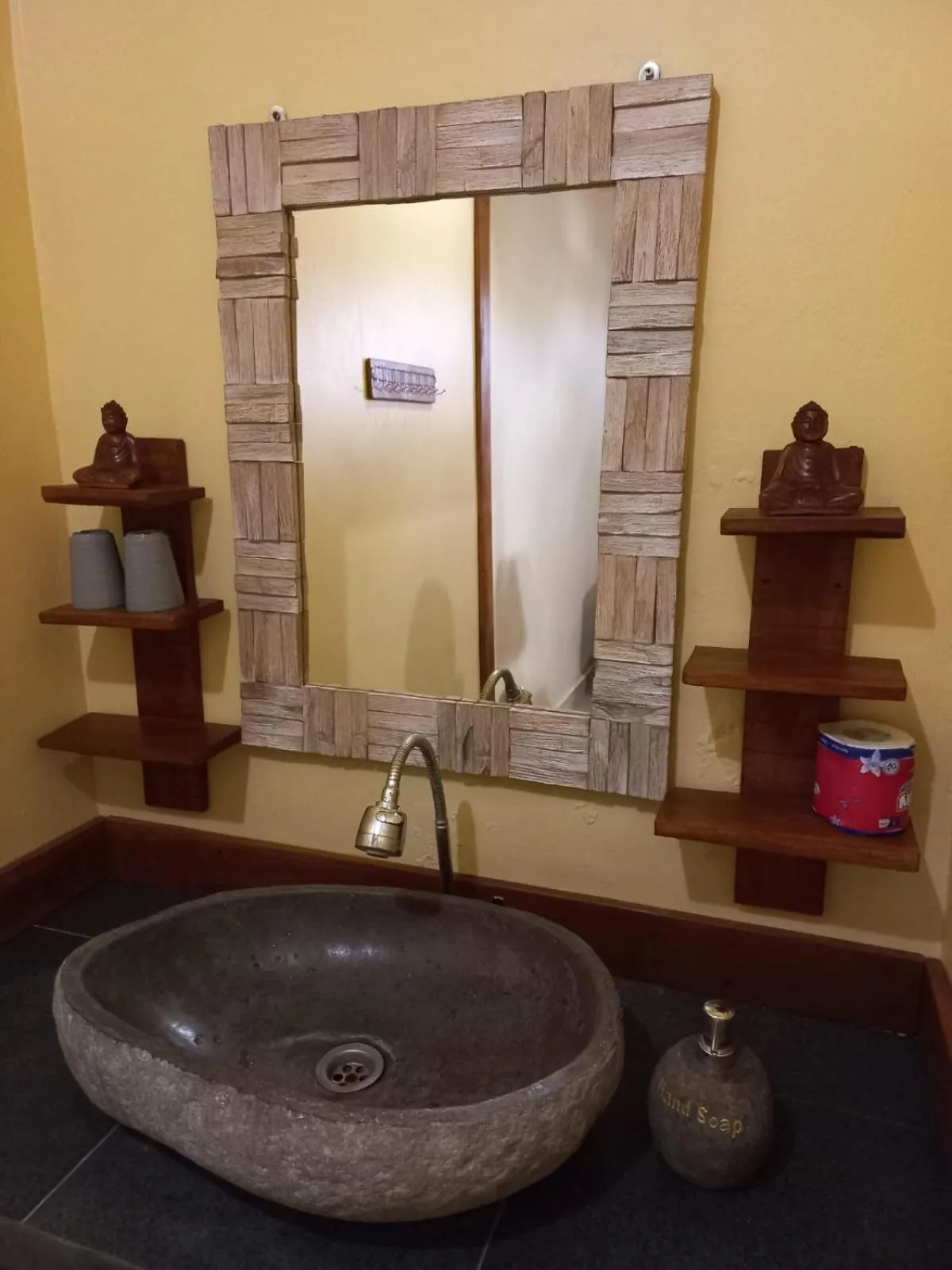 Bathroom in Werkudara Guest House