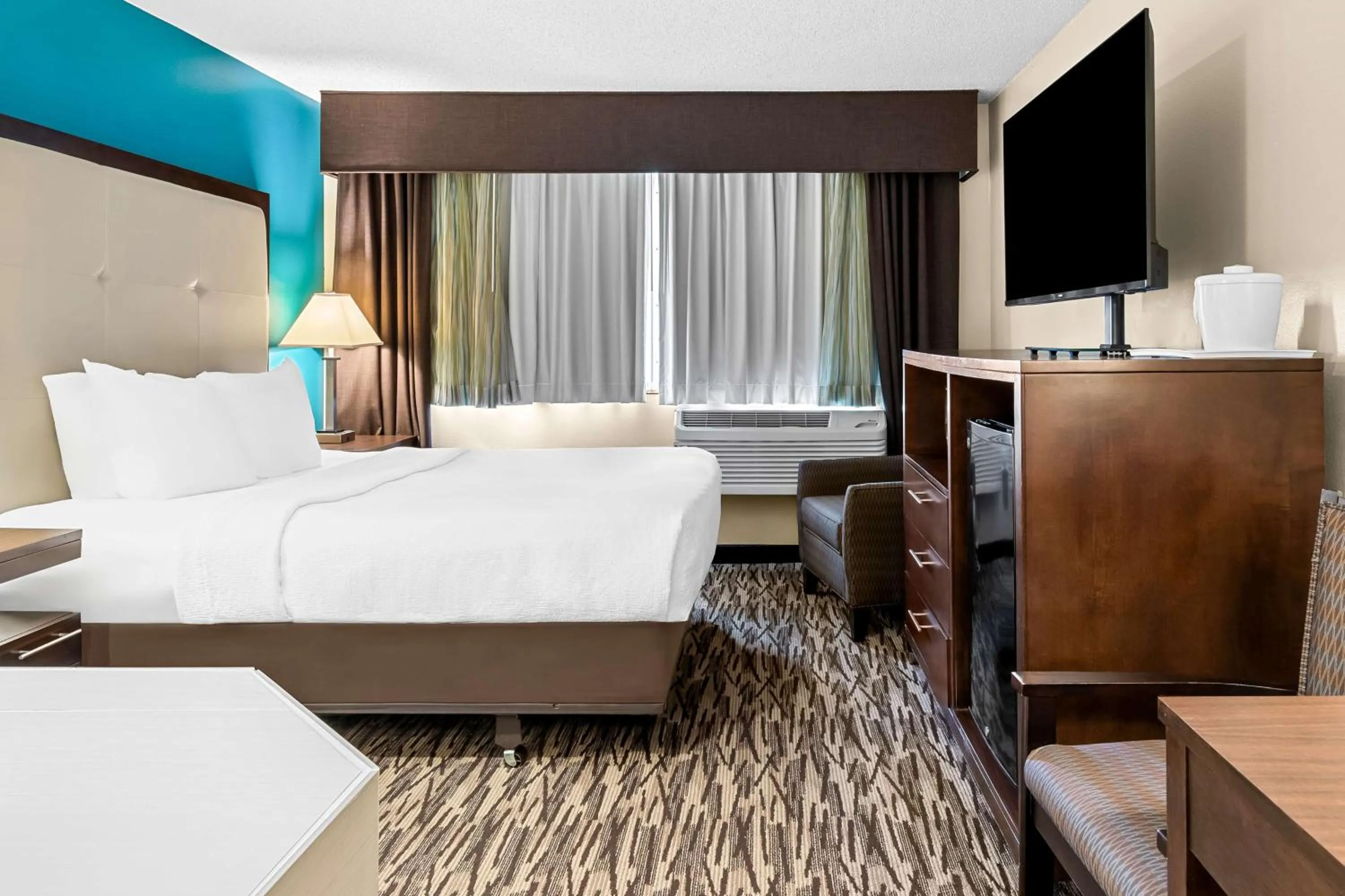 Bedroom, Bed in Best Western Baraboo Inn