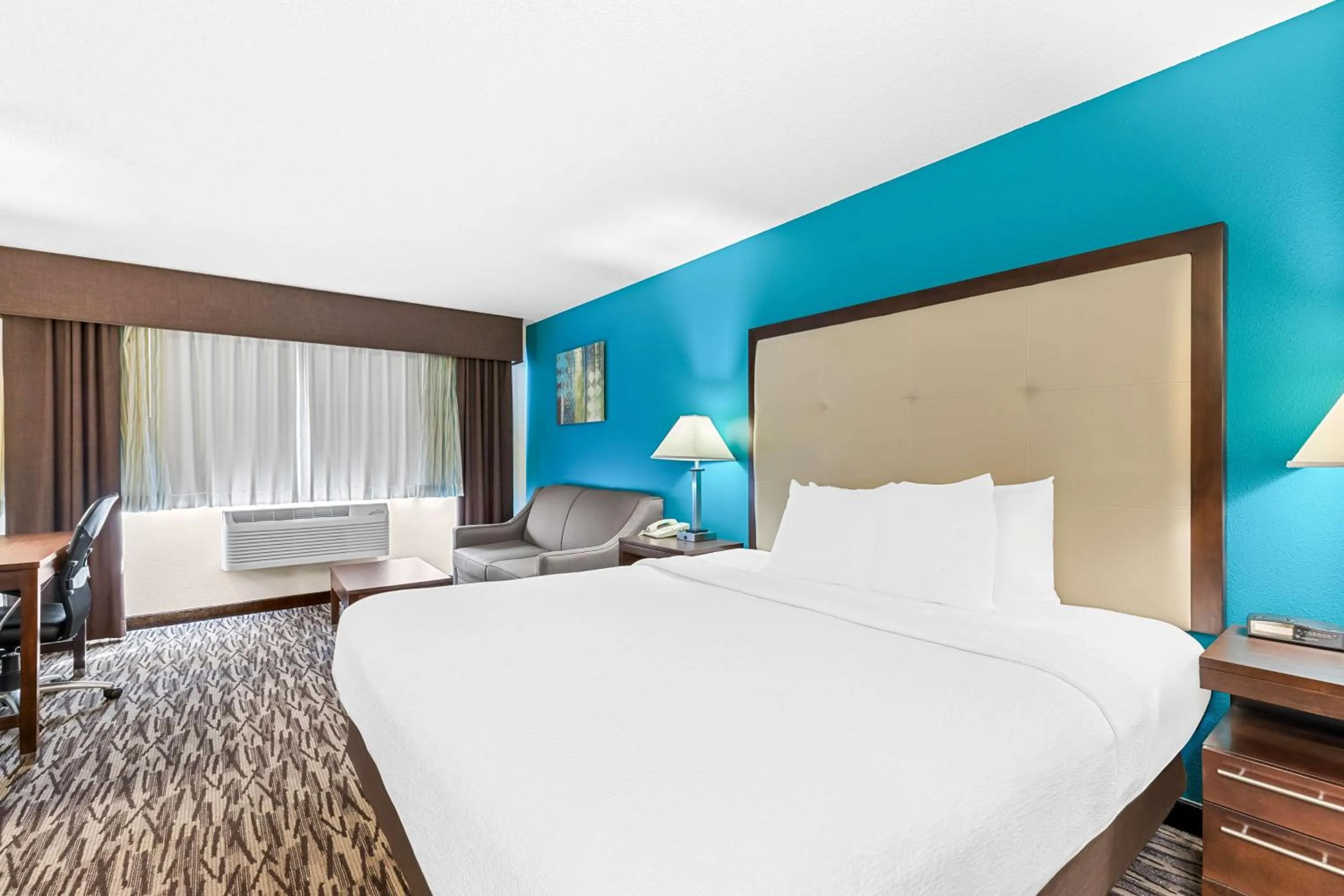 Bedroom, Bed in Best Western Baraboo Inn