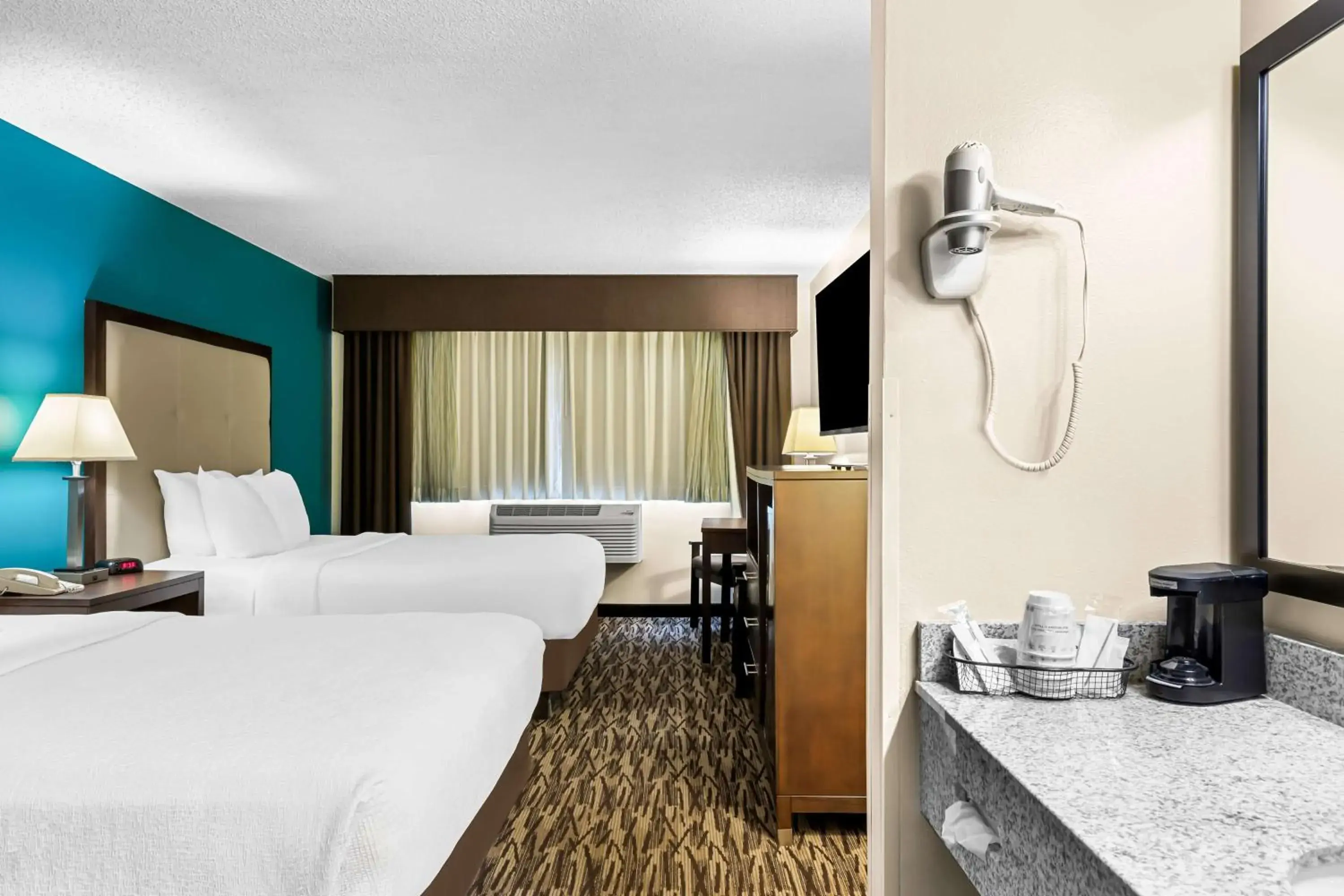 Queen Room with Two Queen Beds - Non-Smoking in Best Western Baraboo Inn Queen Room with Two Queen Beds - Non-Smoking in Best Western Baraboo Inn