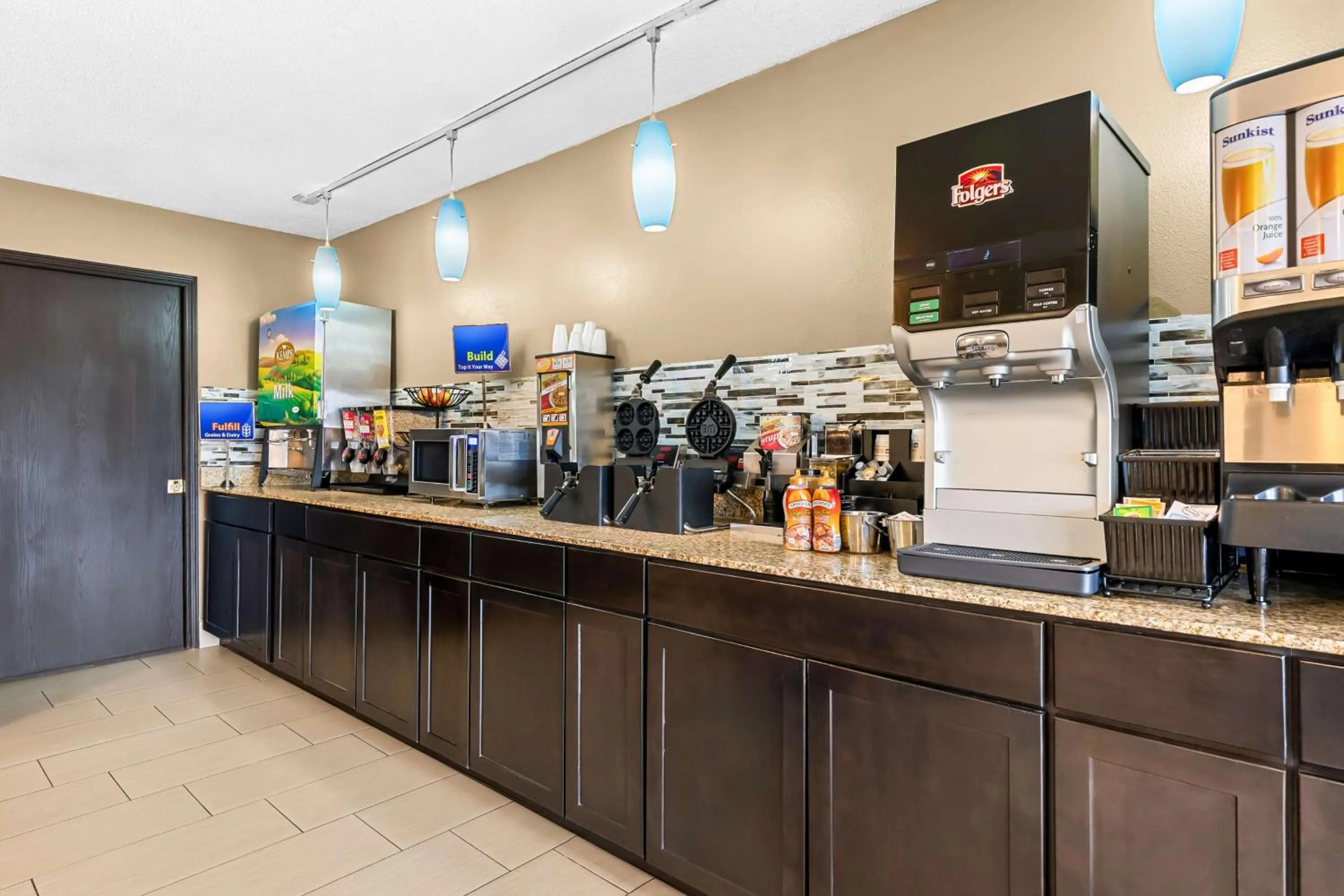 Breakfast in Best Western Baraboo Inn