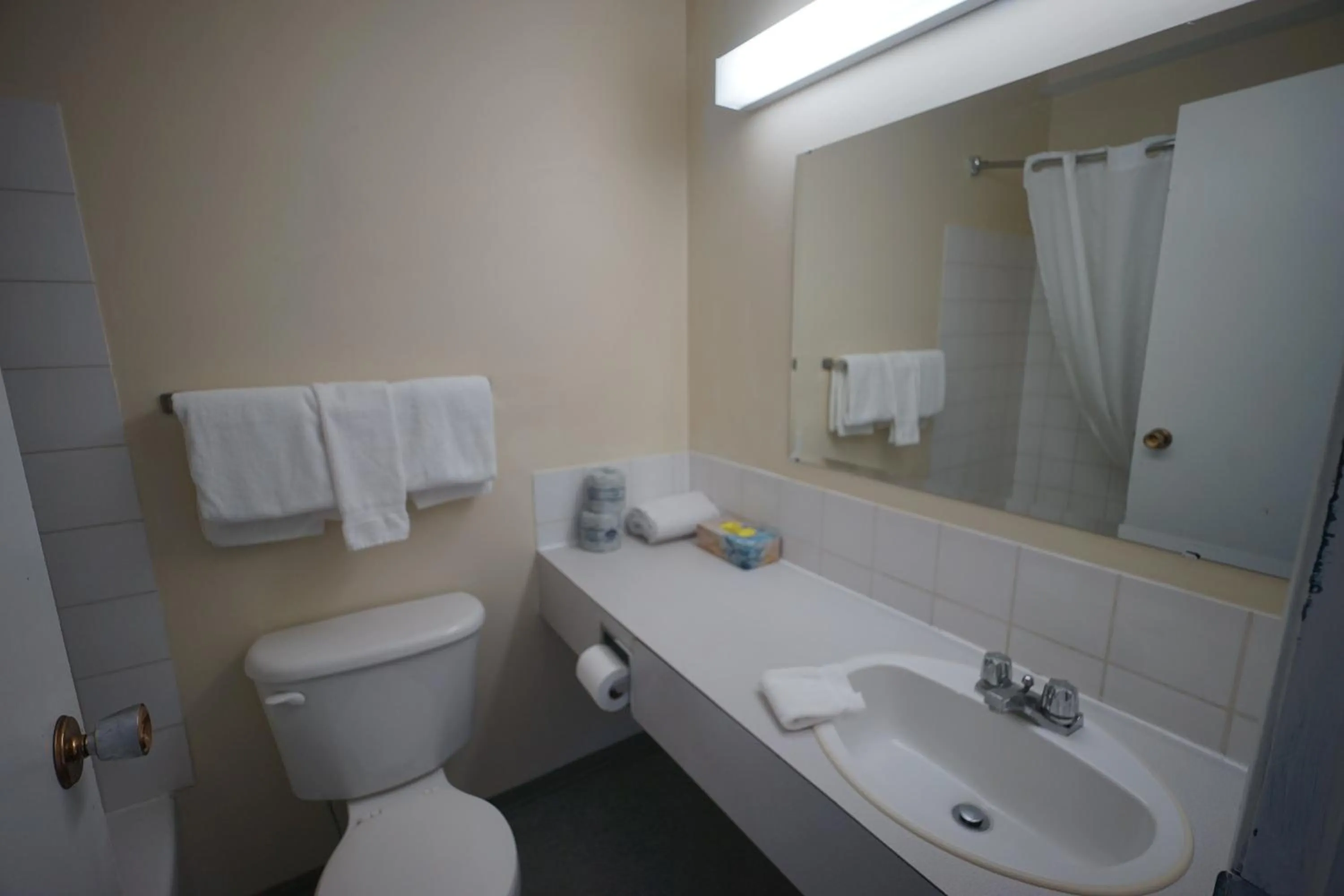 Bathroom in Superlodge Canada