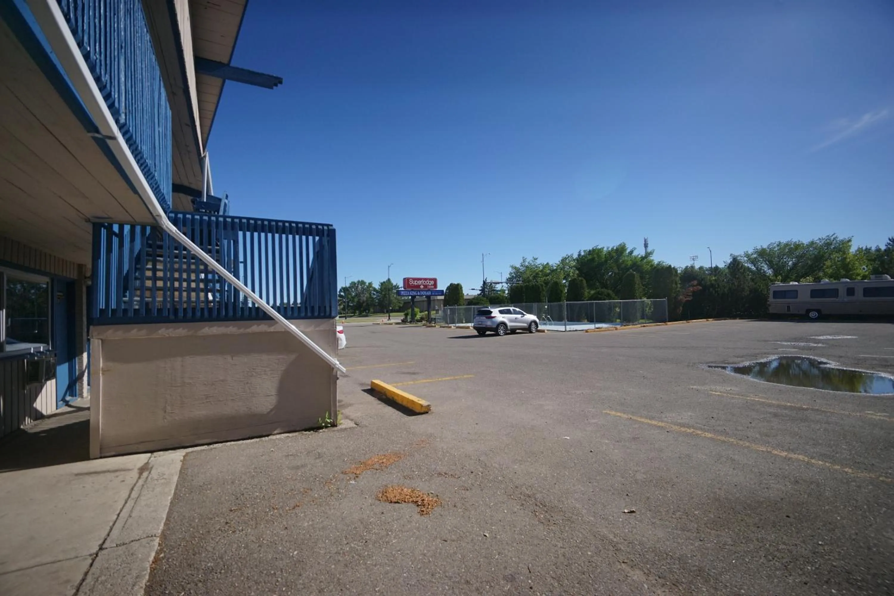 Property building in Superlodge Canada