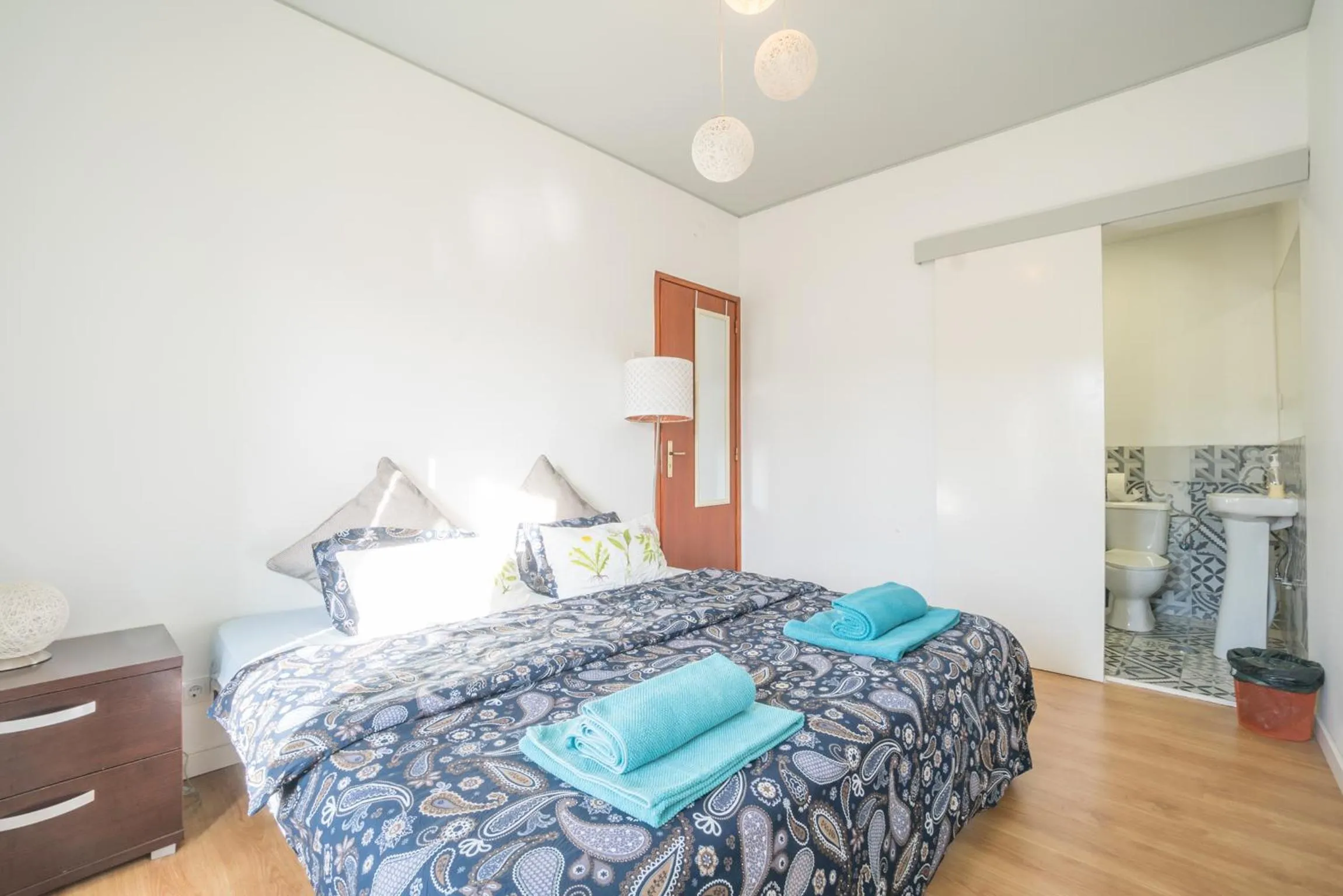 Photo of the whole room, Bed in Vistas de Lisboa Hostel