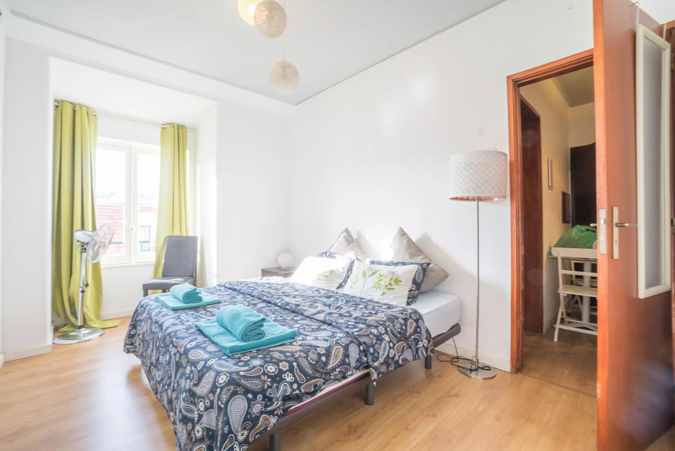 Photo of the whole room, Bed in Vistas de Lisboa Hostel