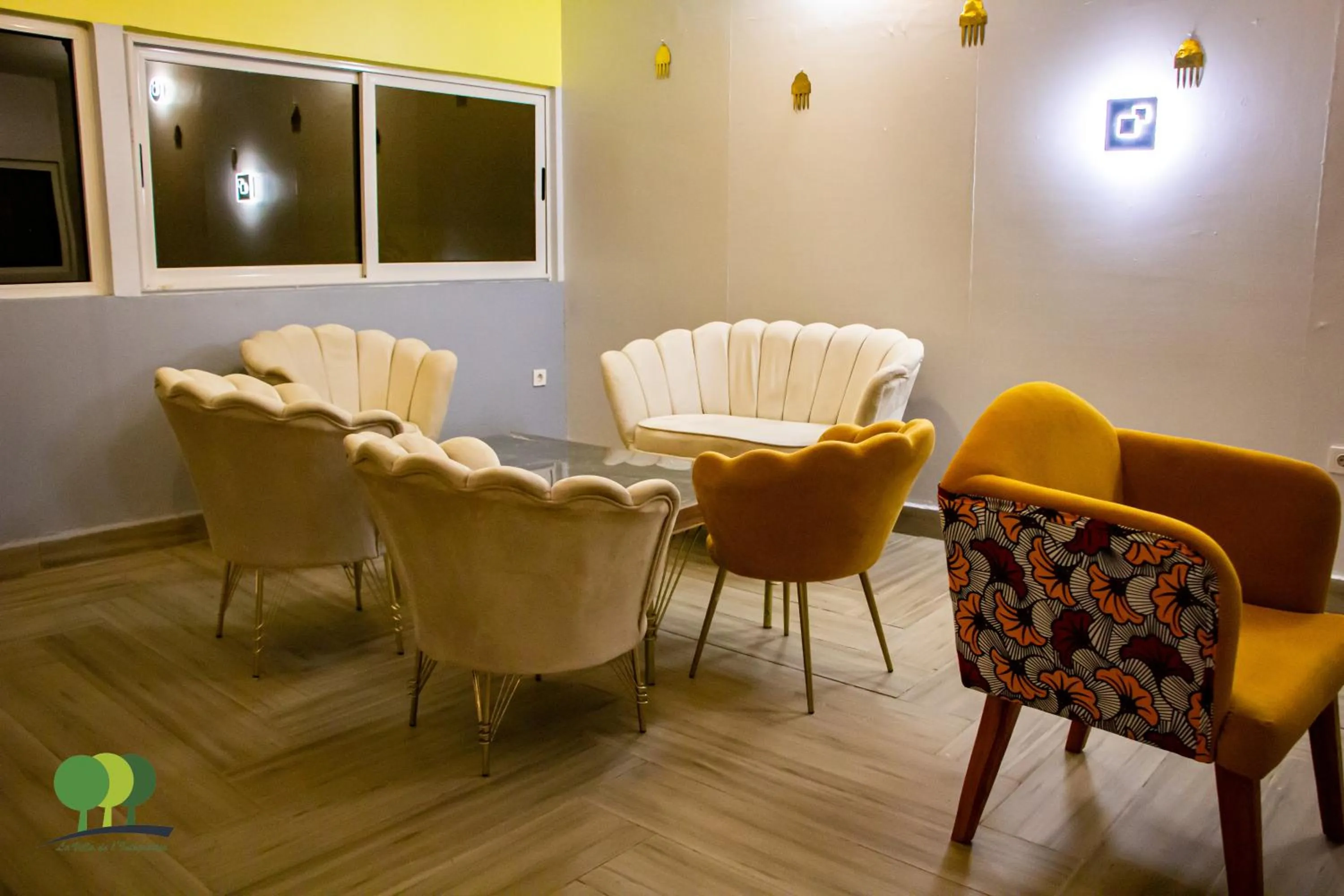 Restaurant/places to eat in VILLA DE L'INTEGRATION