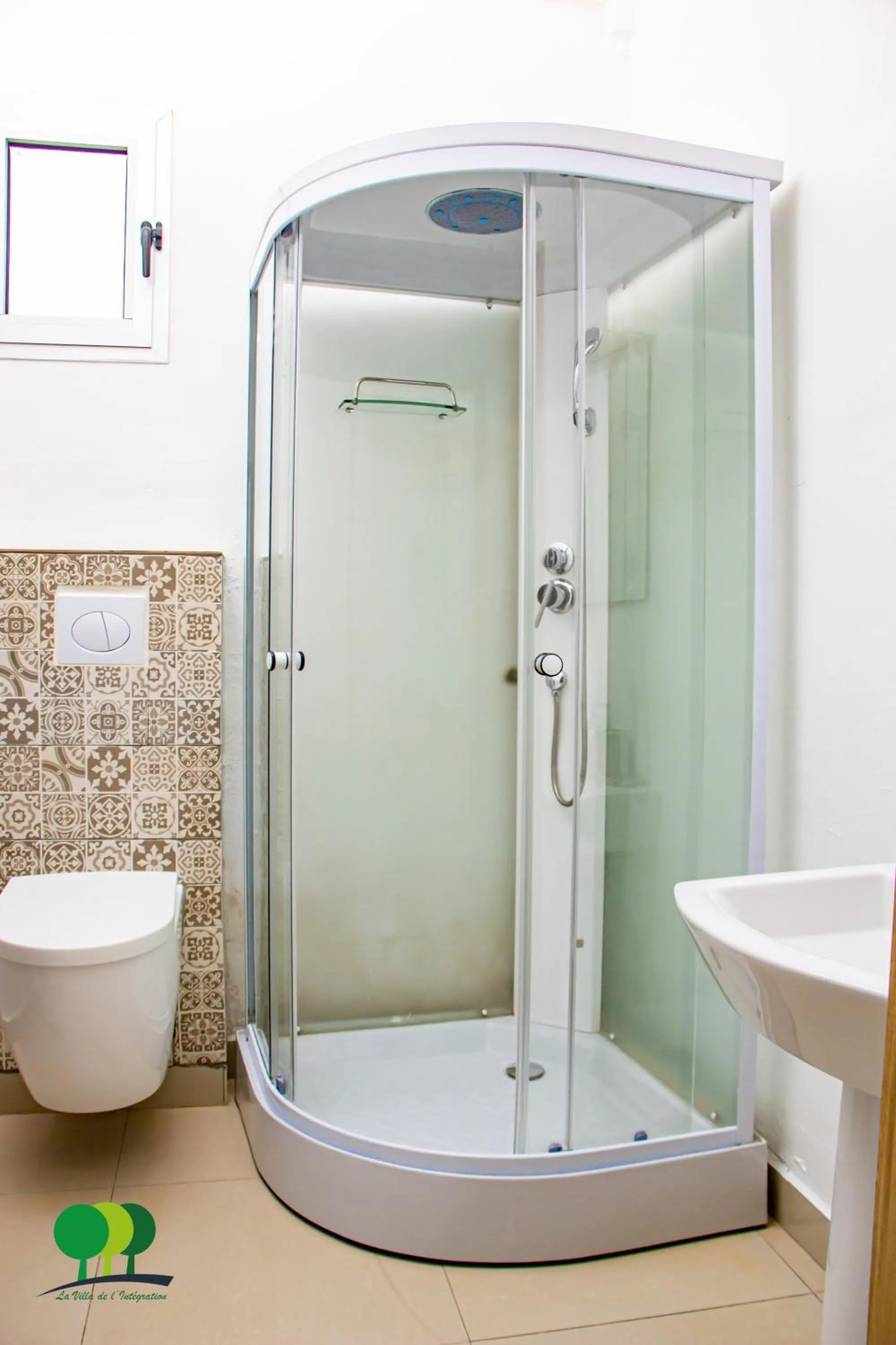 Toilet in VILLA DE L'INTEGRATION