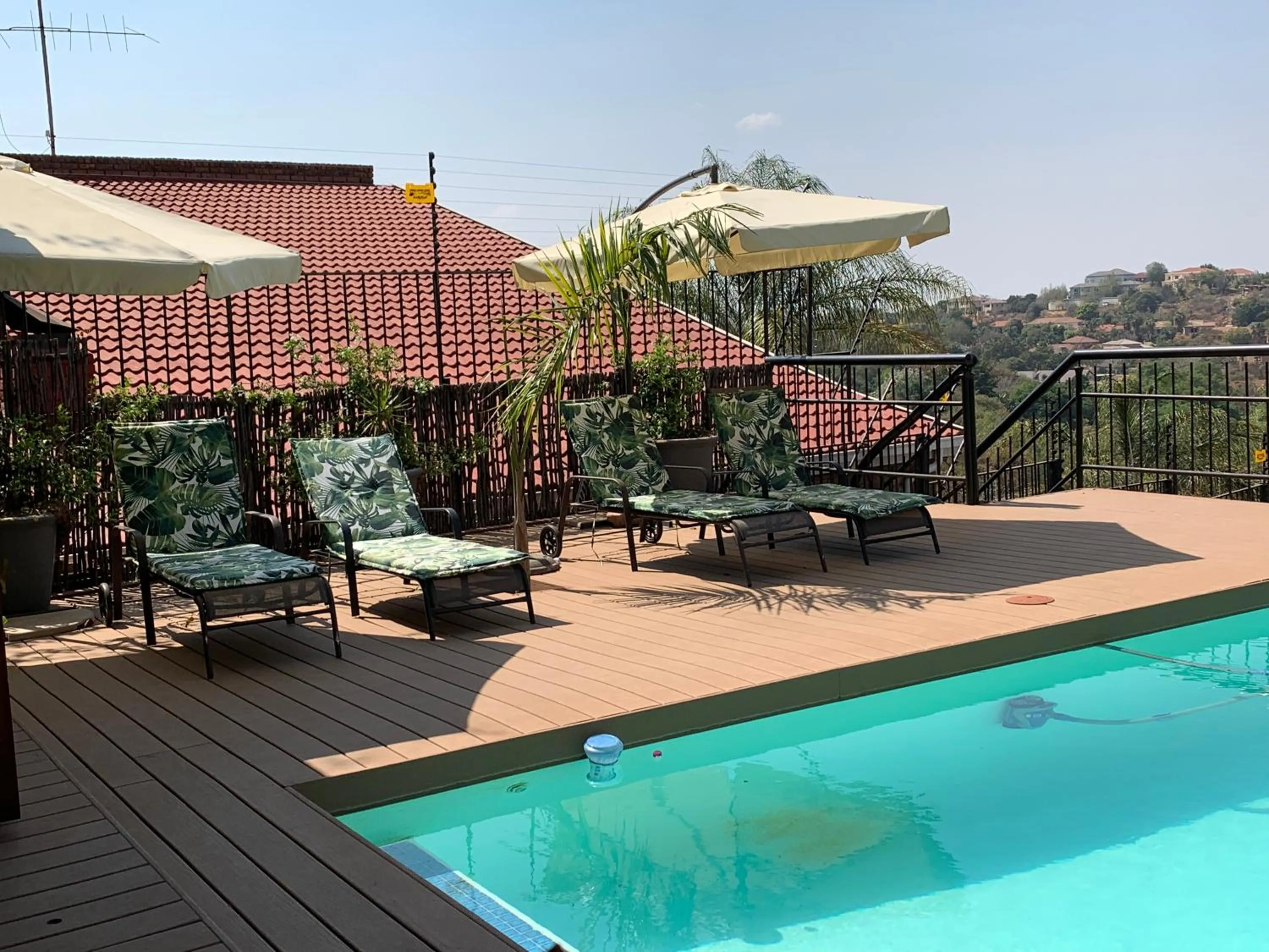 Swimming pool in Bokamoso Views