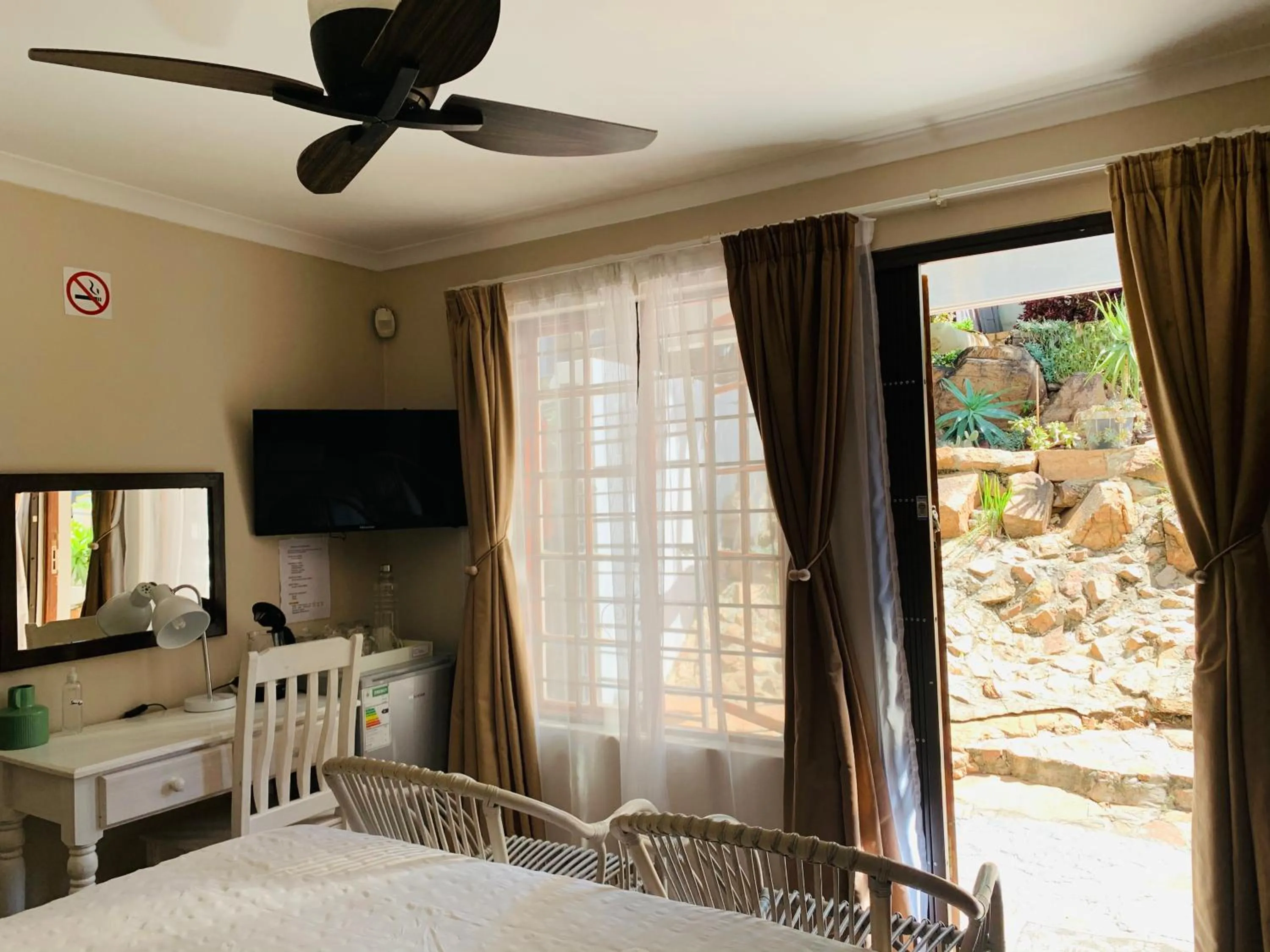 Bedroom, Bed in Bokamoso Views