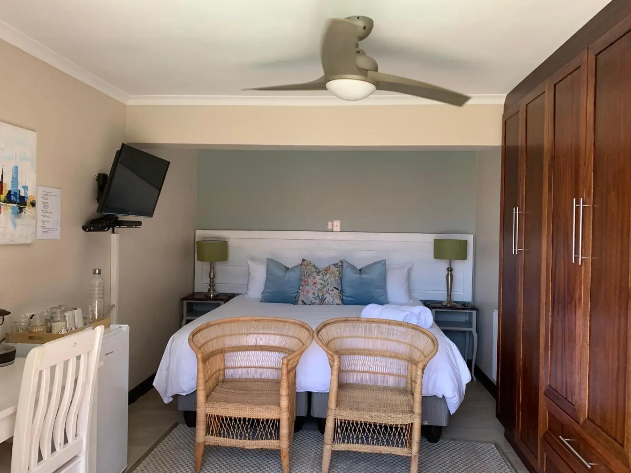 Deluxe Double or Twin Room with Pool View in Bokamoso Views Deluxe Double or Twin Room with Pool View in Bokamoso Views