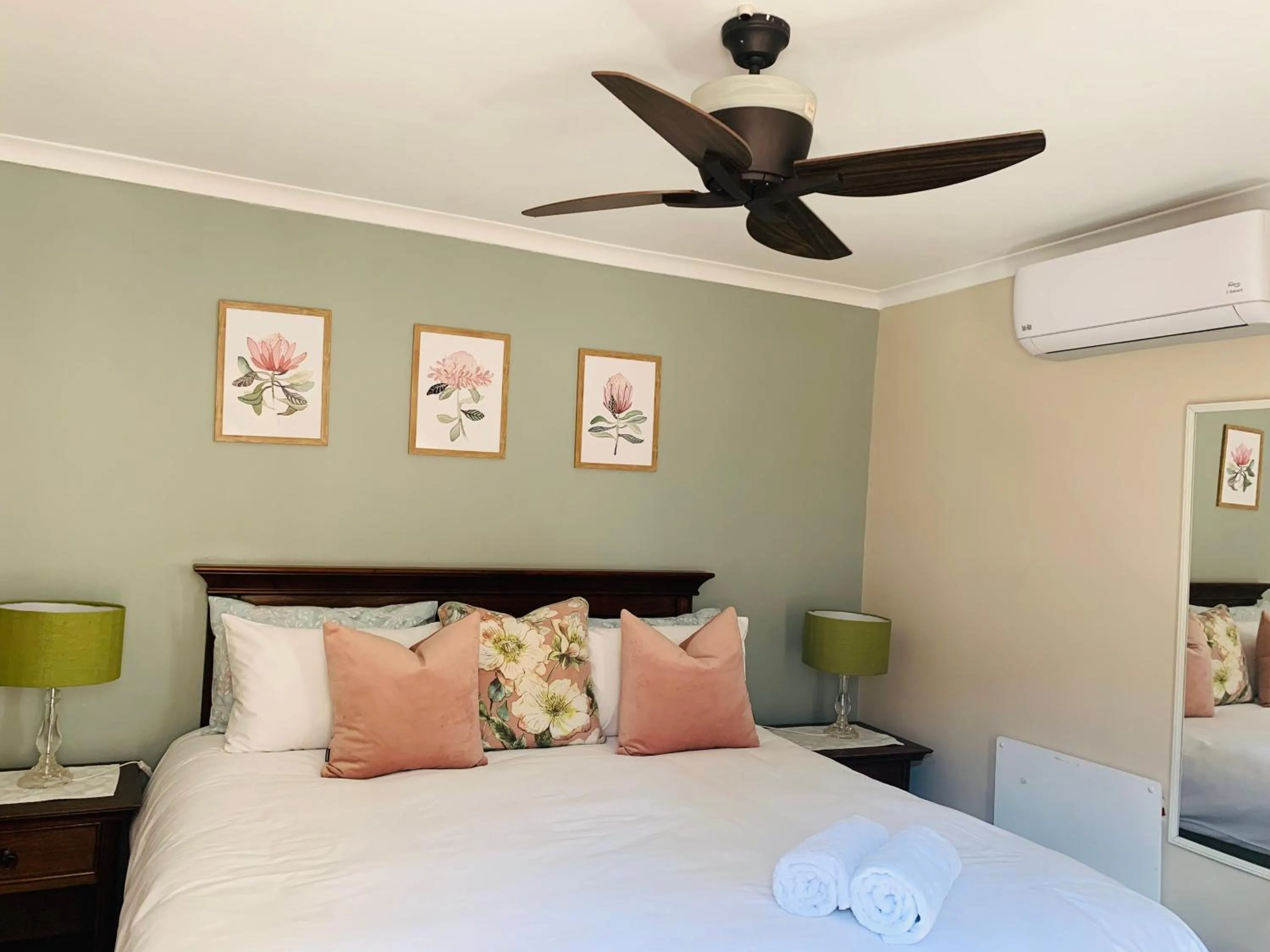 Bedroom, Bed in Bokamoso Views