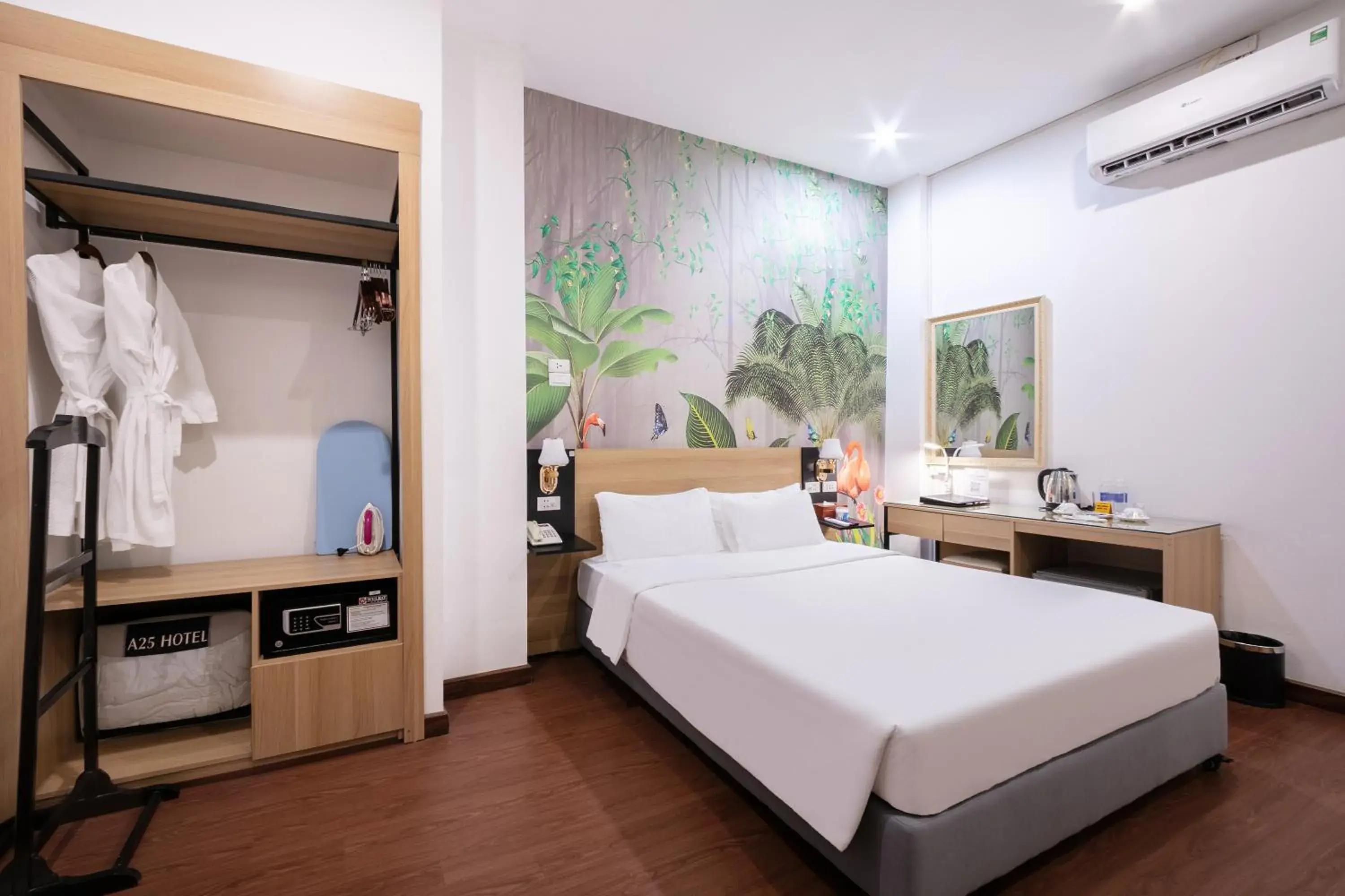Superior Double Room in A25 Hotel - 15 Hàng Than Superior Double Room in A25 Hotel - 15 Hàng Than