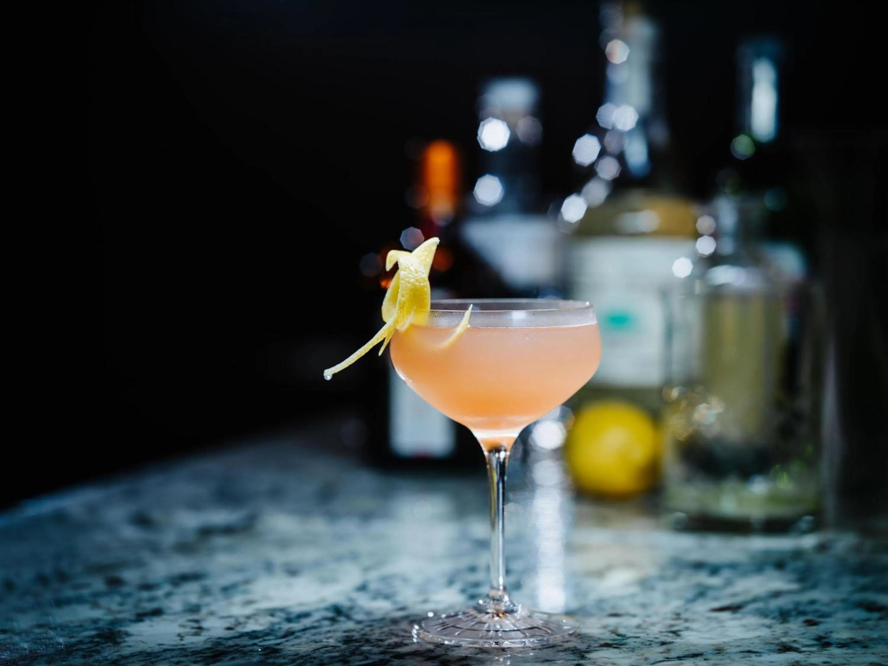 Lounge or bar in Fairmont Dallas