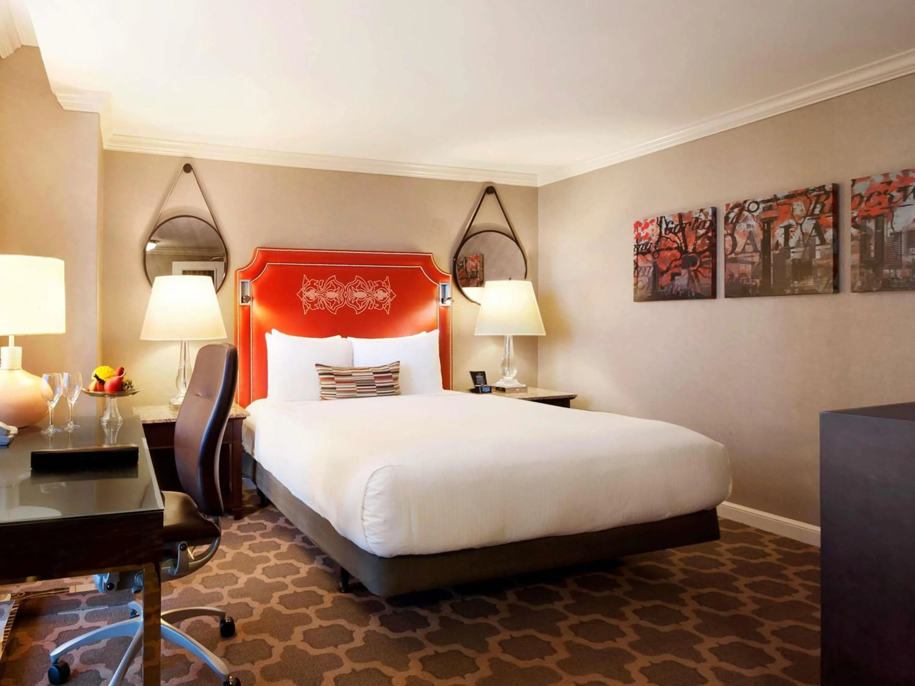 Bedroom in Fairmont Dallas