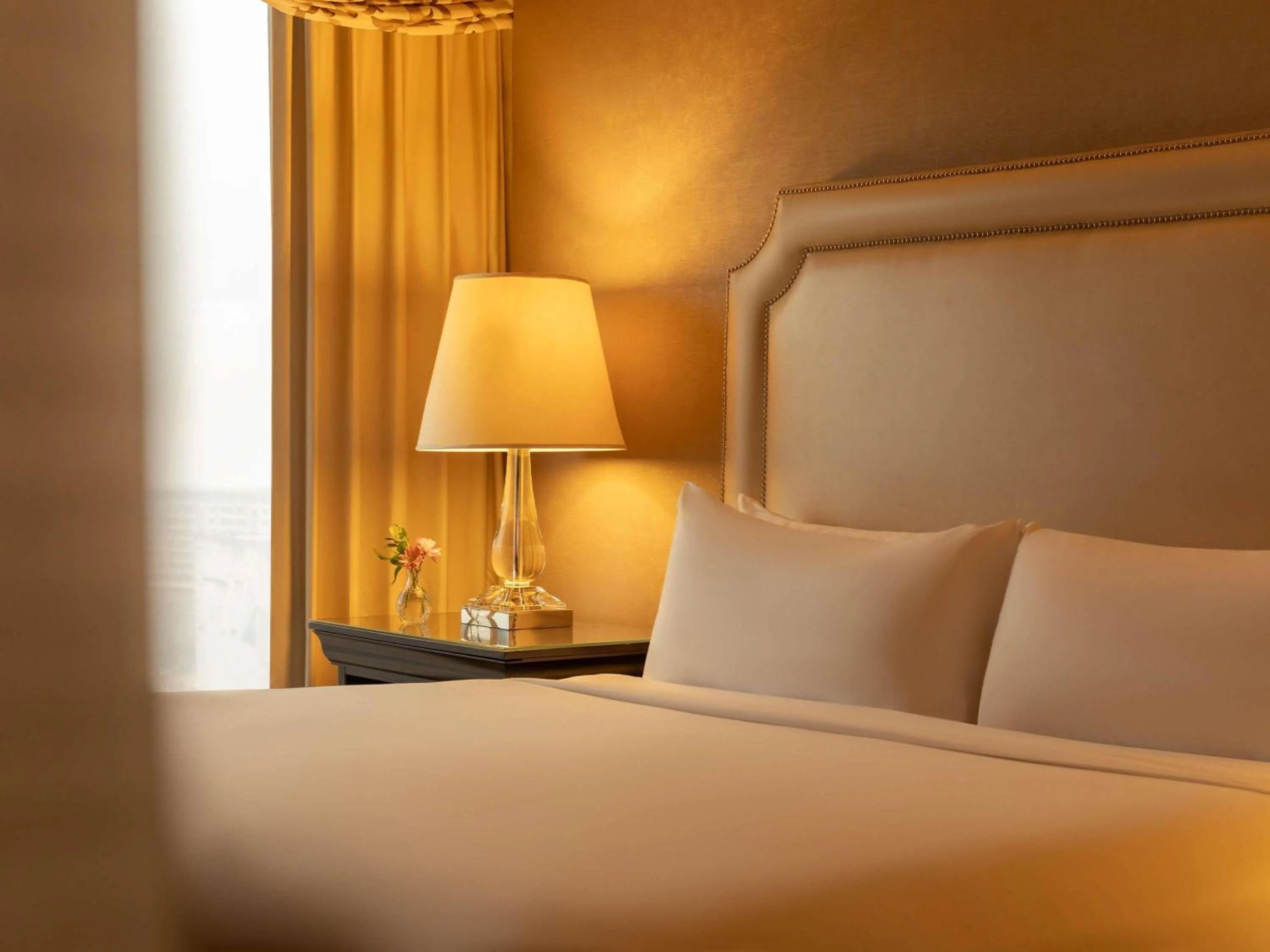 Bedroom in Fairmont Dallas