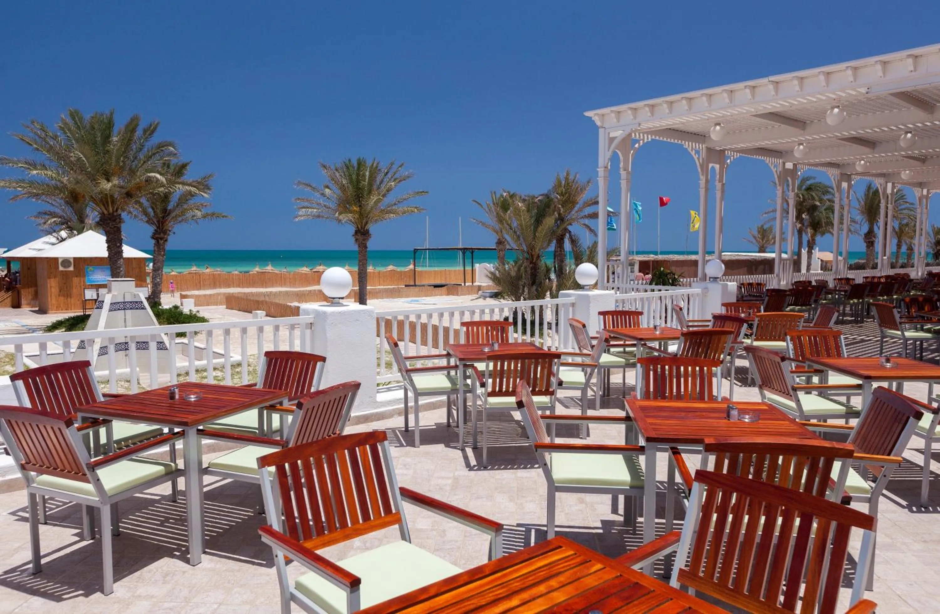 Restaurant/places to eat in Calimera Yati Beach