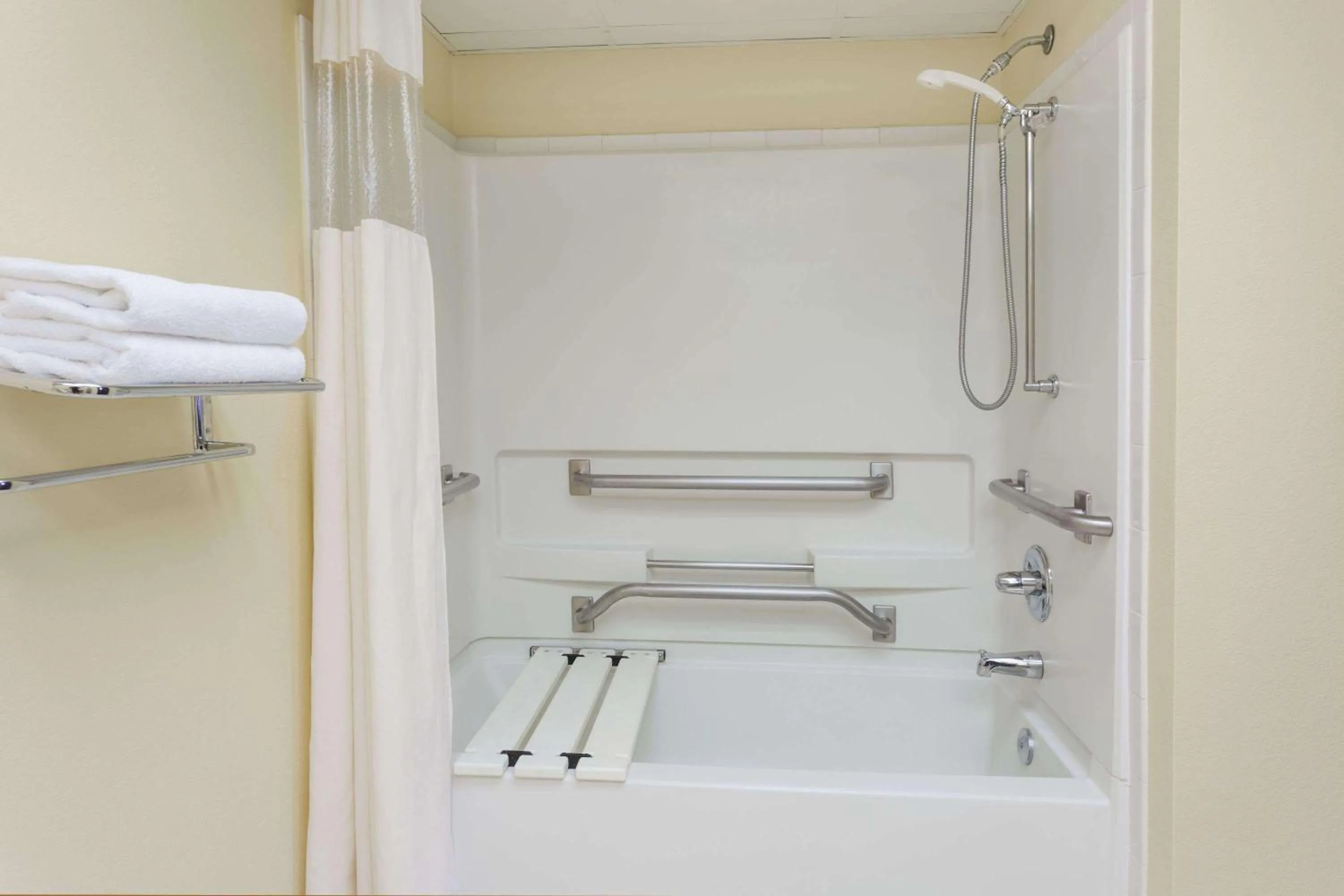 Bathroom in Days Inn by Wyndham Sanford