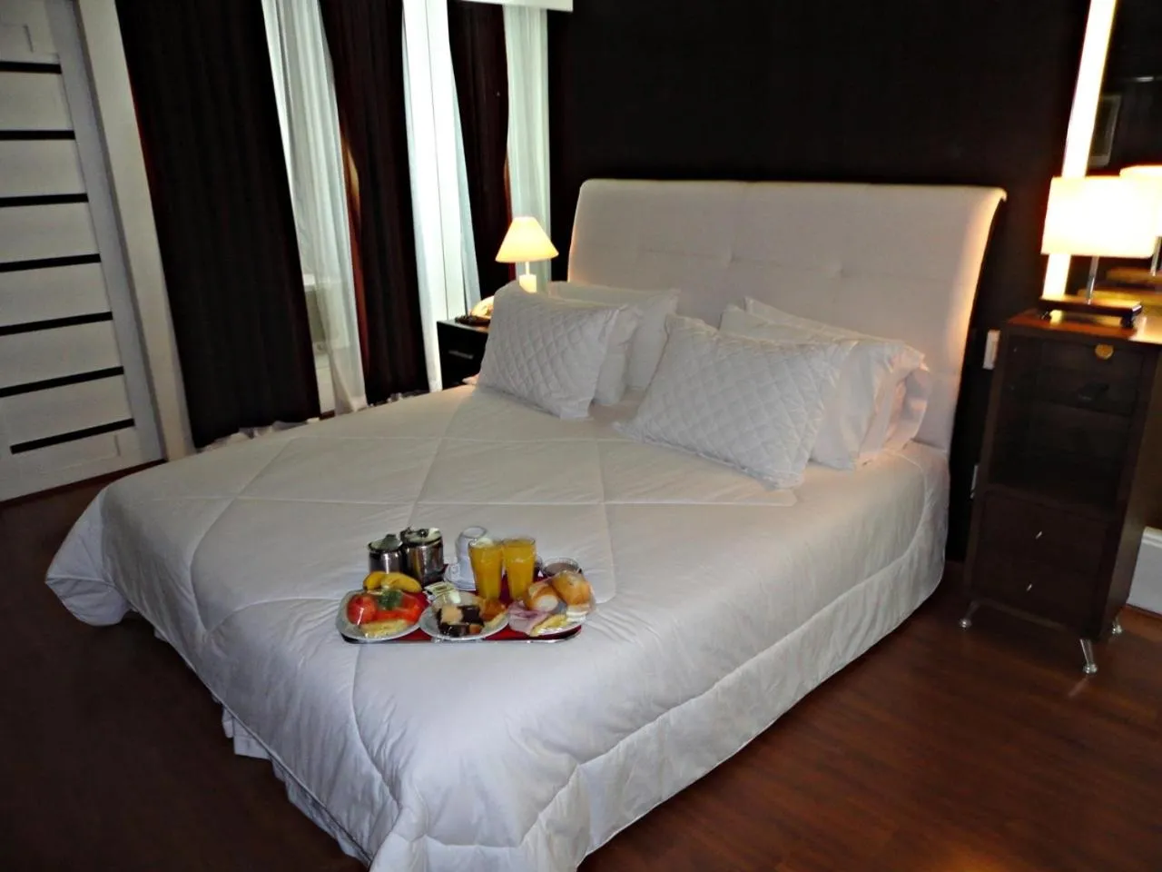 Bed in Pekin Palace Hotel