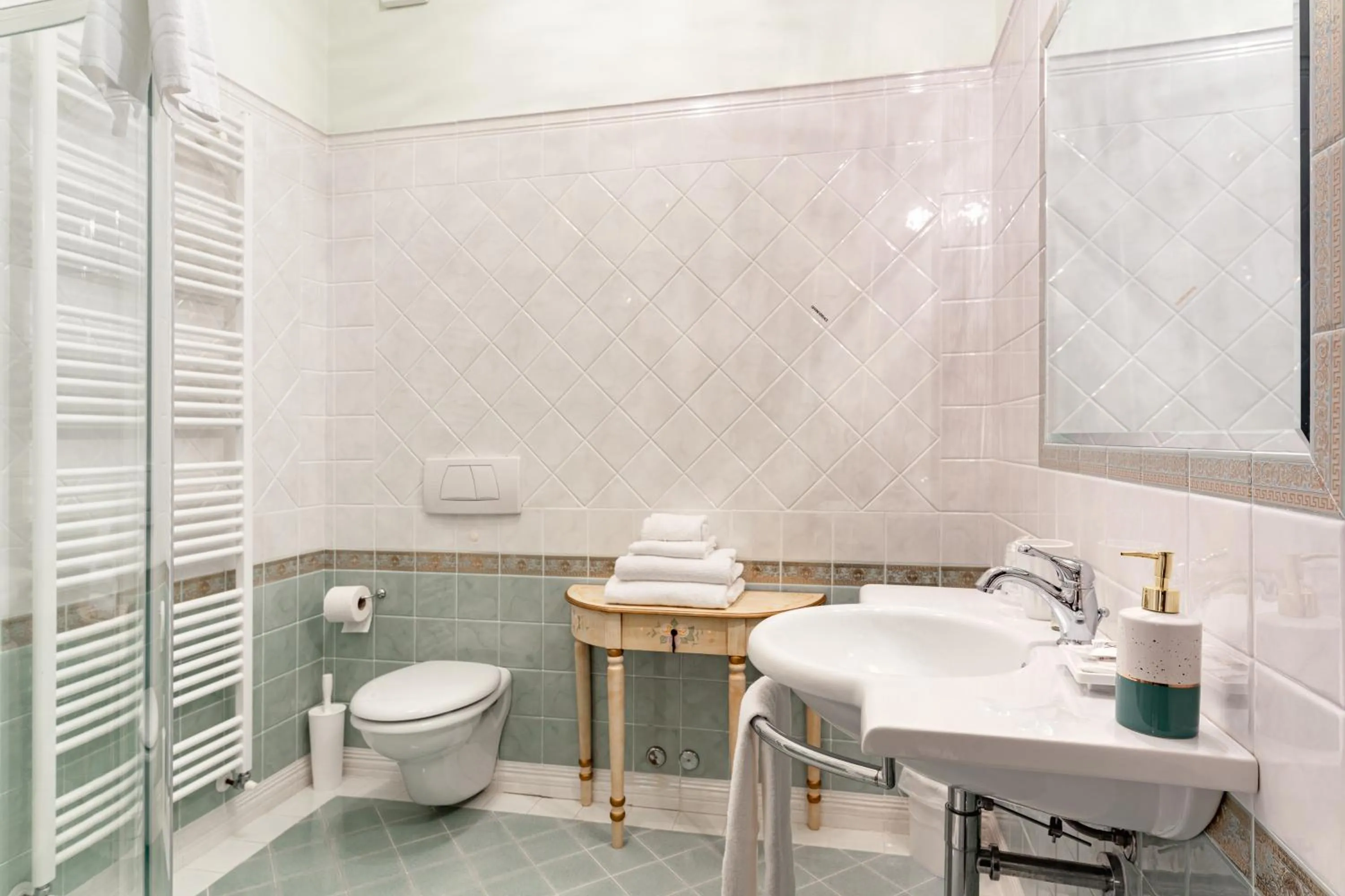 Bathroom in Lucca Franco's Villa