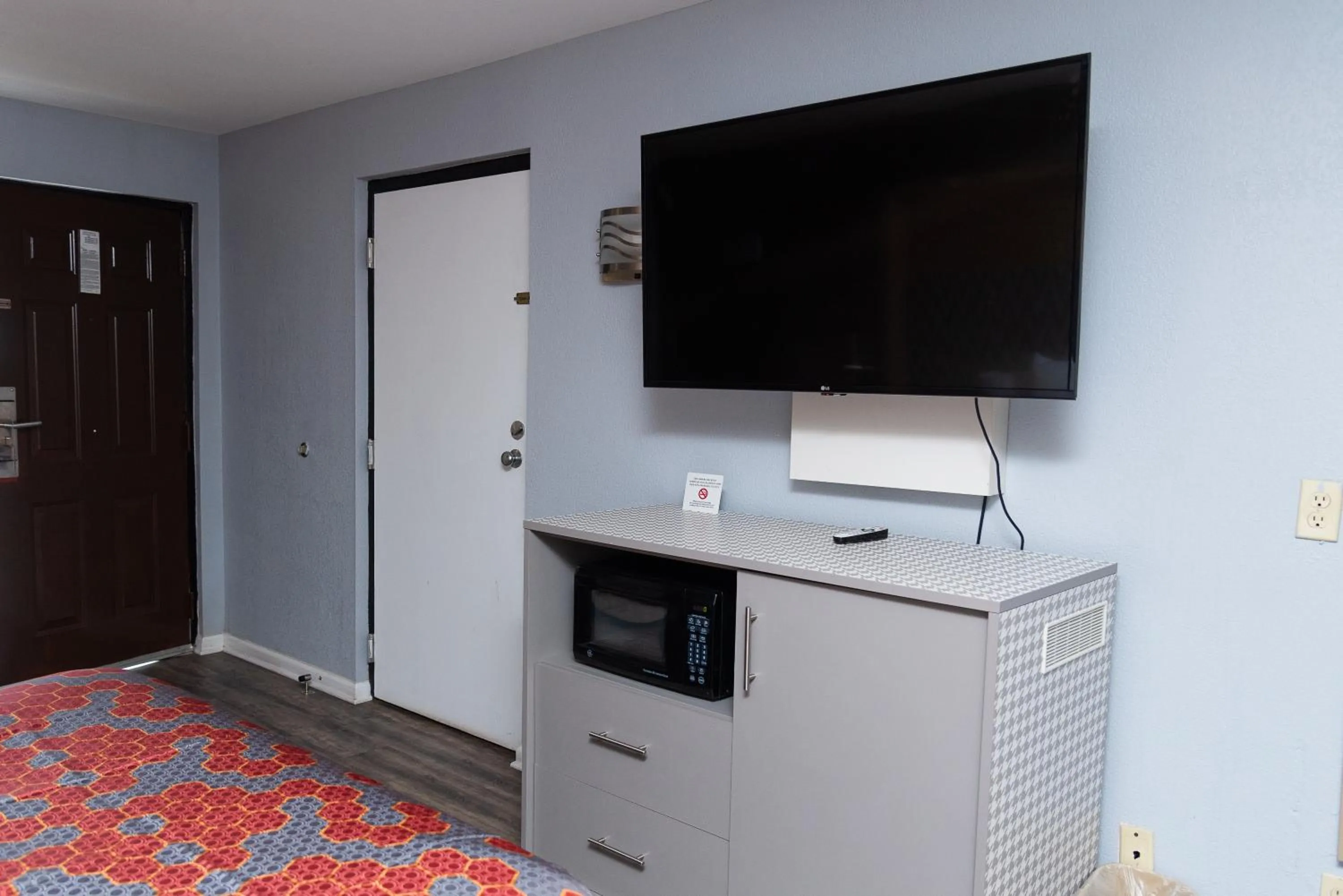 Bedroom in Columbus Inn and Suites