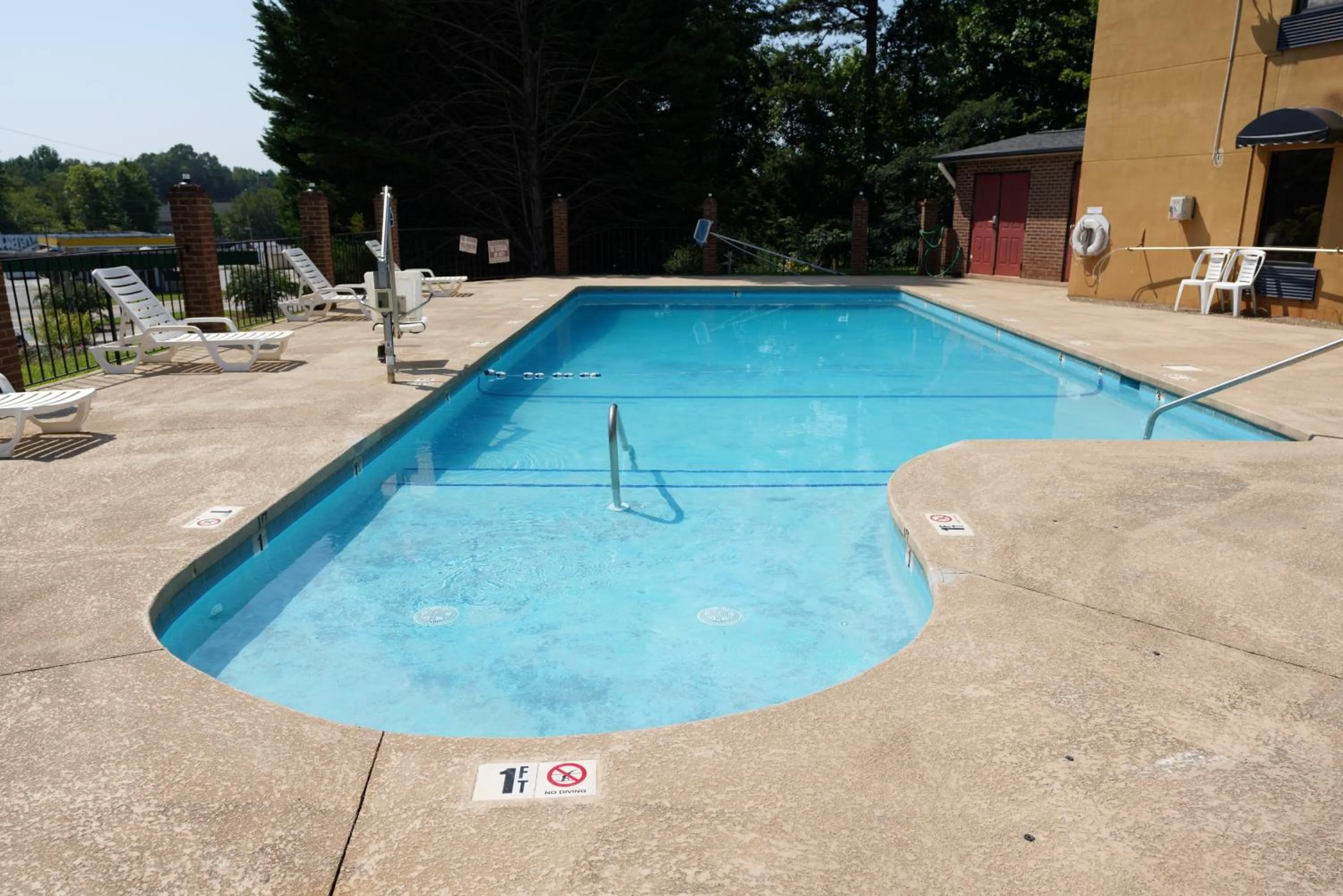 Swimming pool in Columbus Inn and Suites