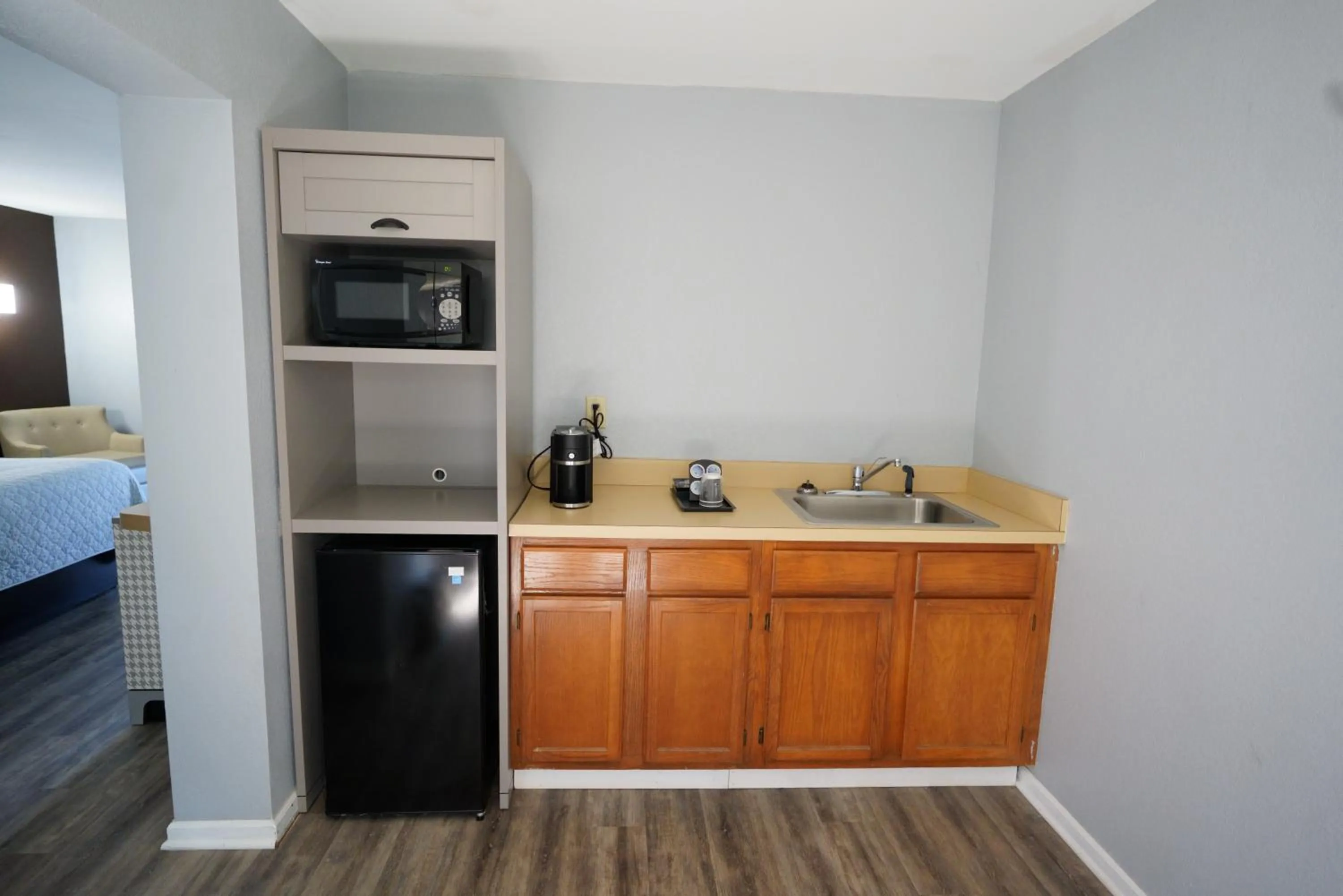 View (from property/room), Bed in Columbus Inn and Suites