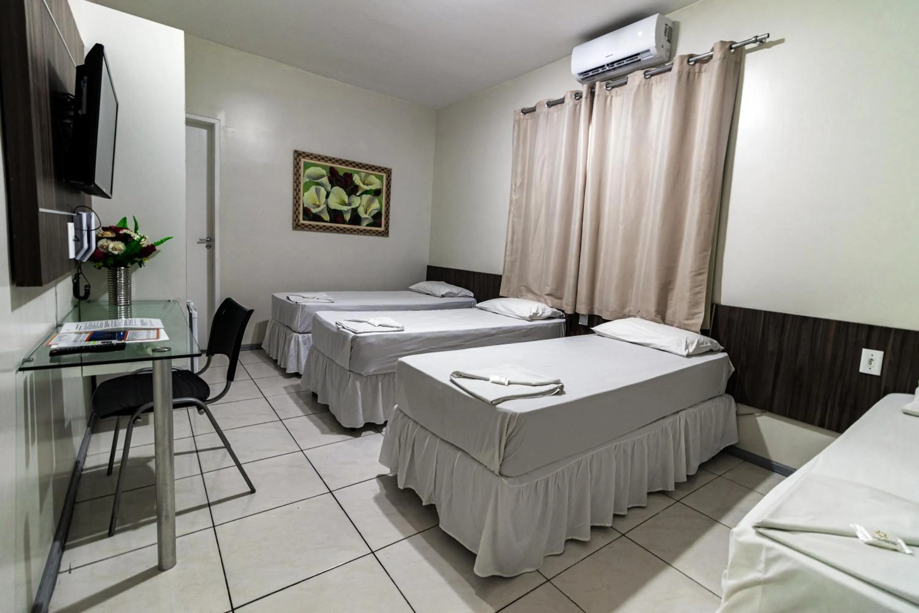 Standard Quadruple Room in Hotel Aeroporto Star