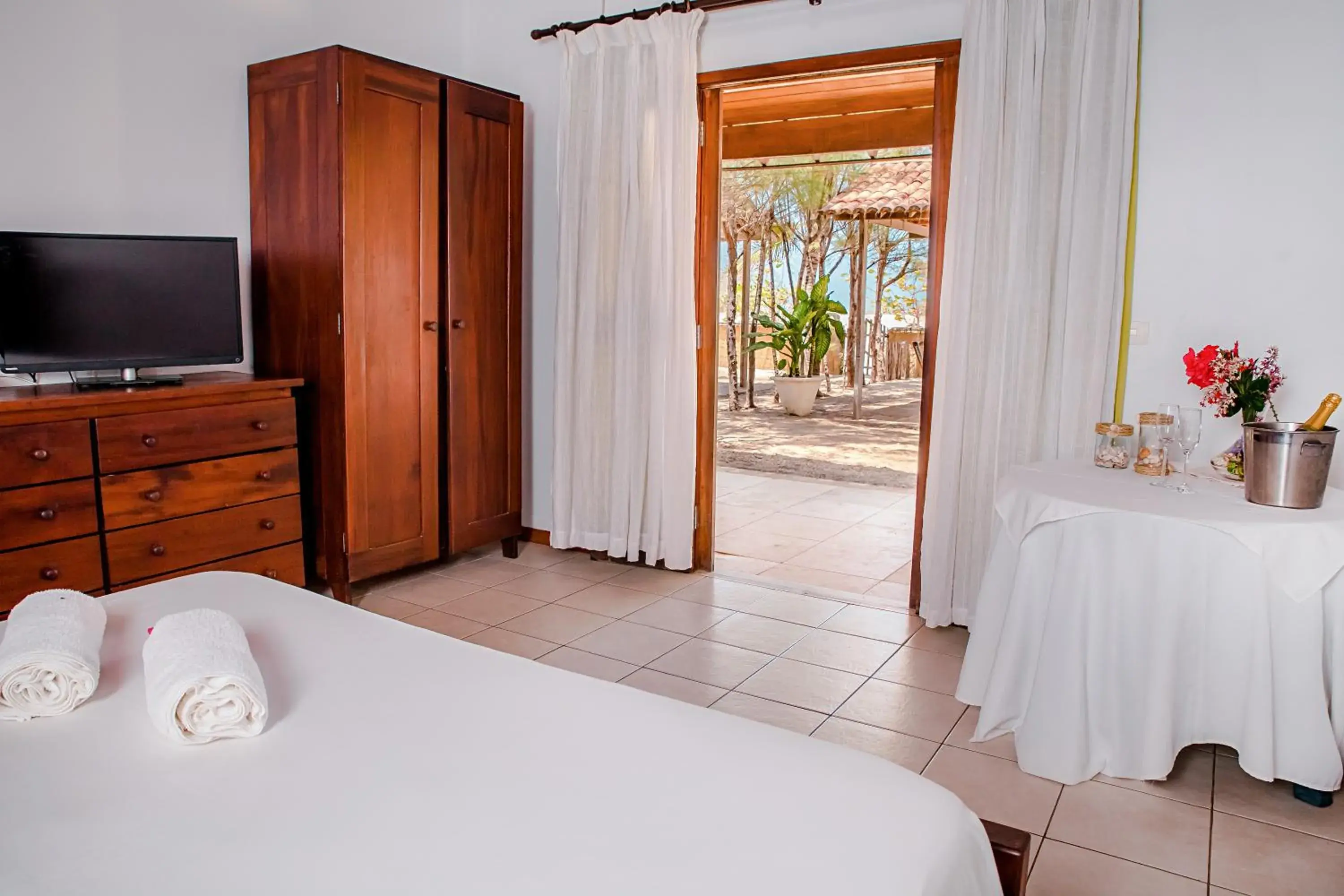 Luxury Chalet with Sea View (2 adults) in Villa del Mar Praia Hotel Luxury Chalet with Sea View (2 adults) in Villa del Mar Praia Hotel
