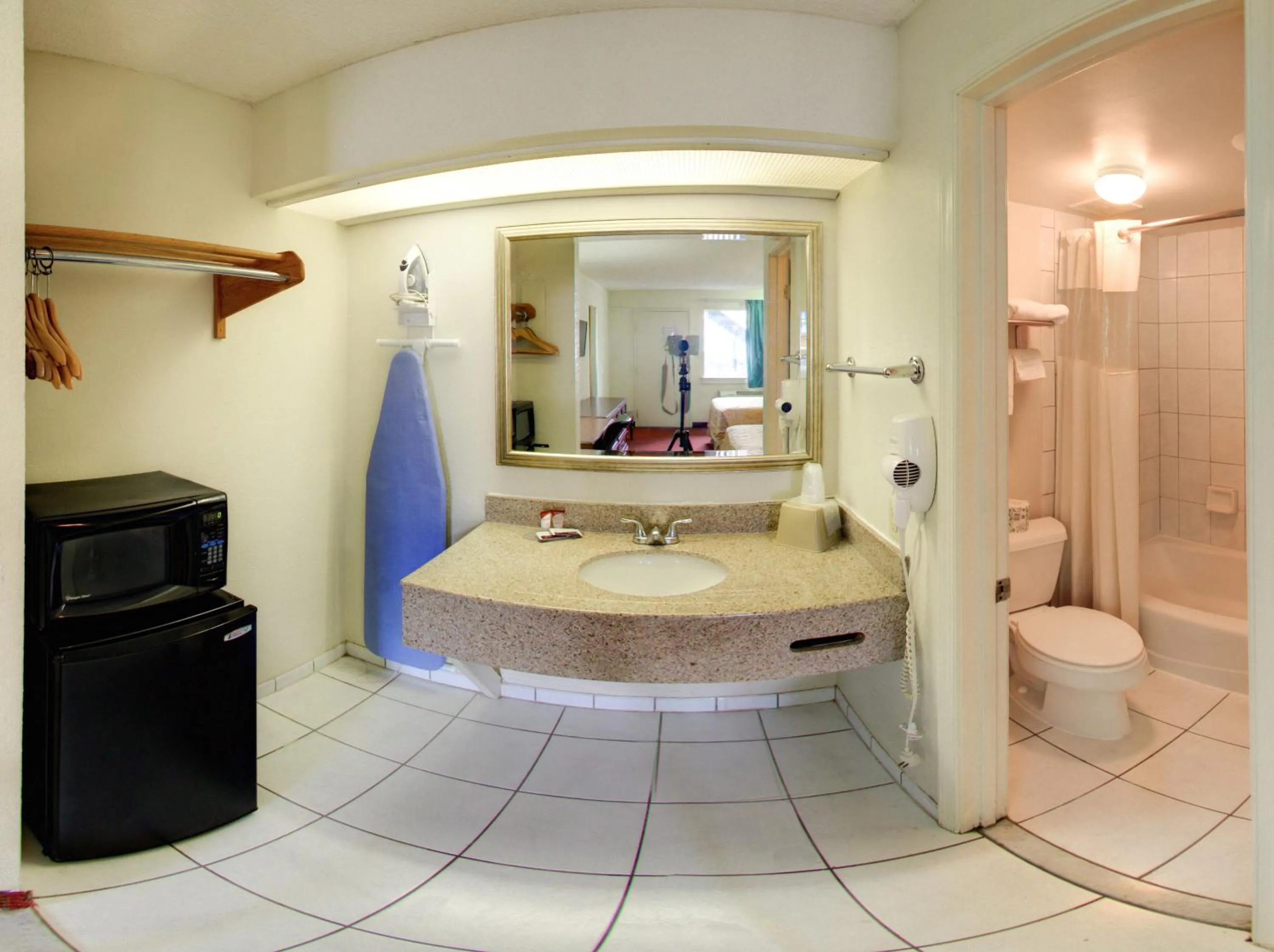 Bathroom in Key West Inn - Newport News