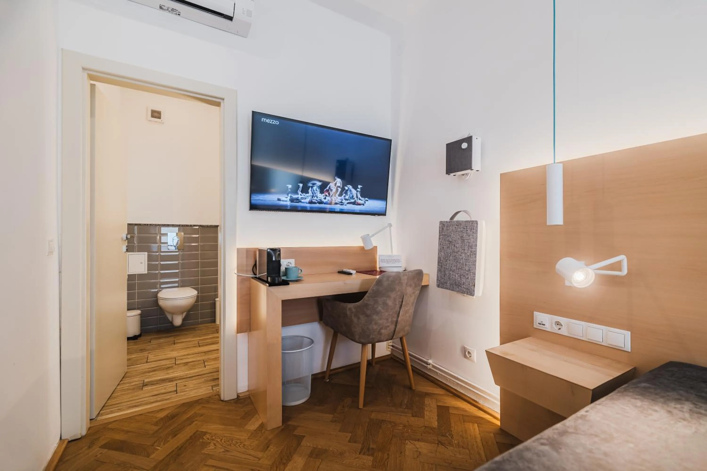 TV and multimedia in Hotel Casa Luxemburg